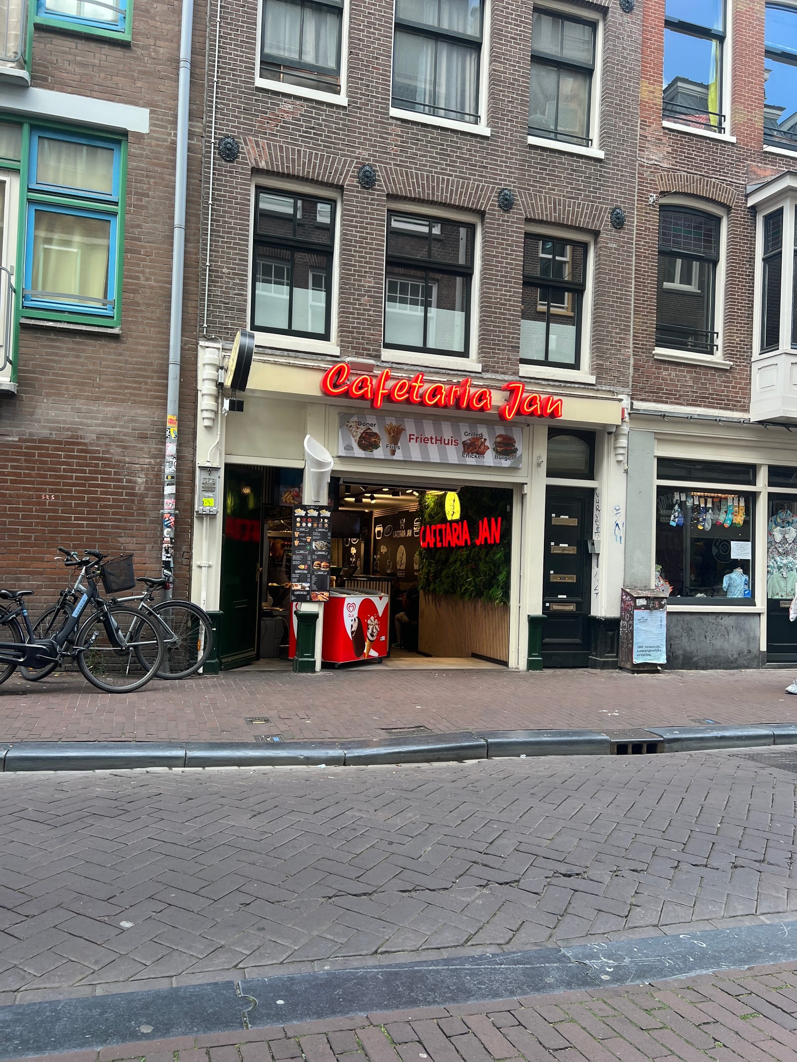 Snackbar Jan Oostrum