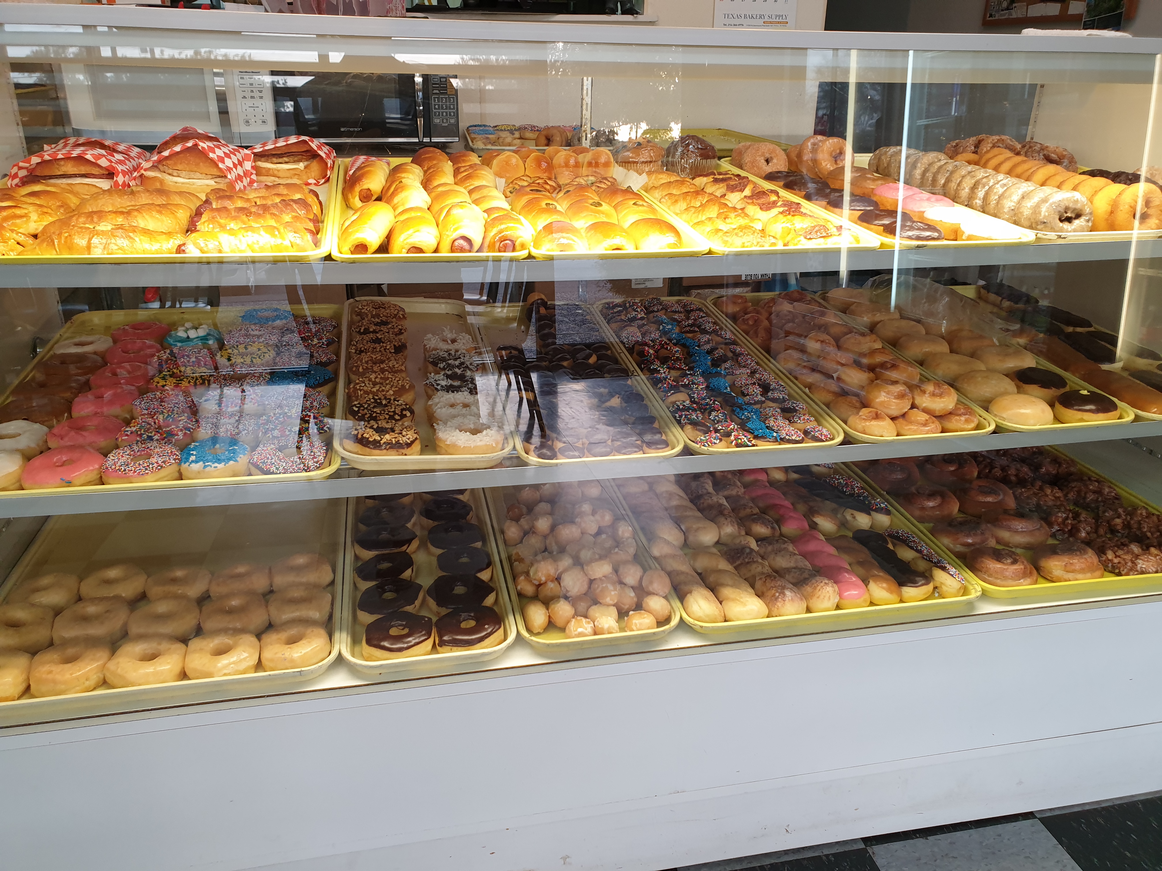 Donut Palace (Collins Donuts)