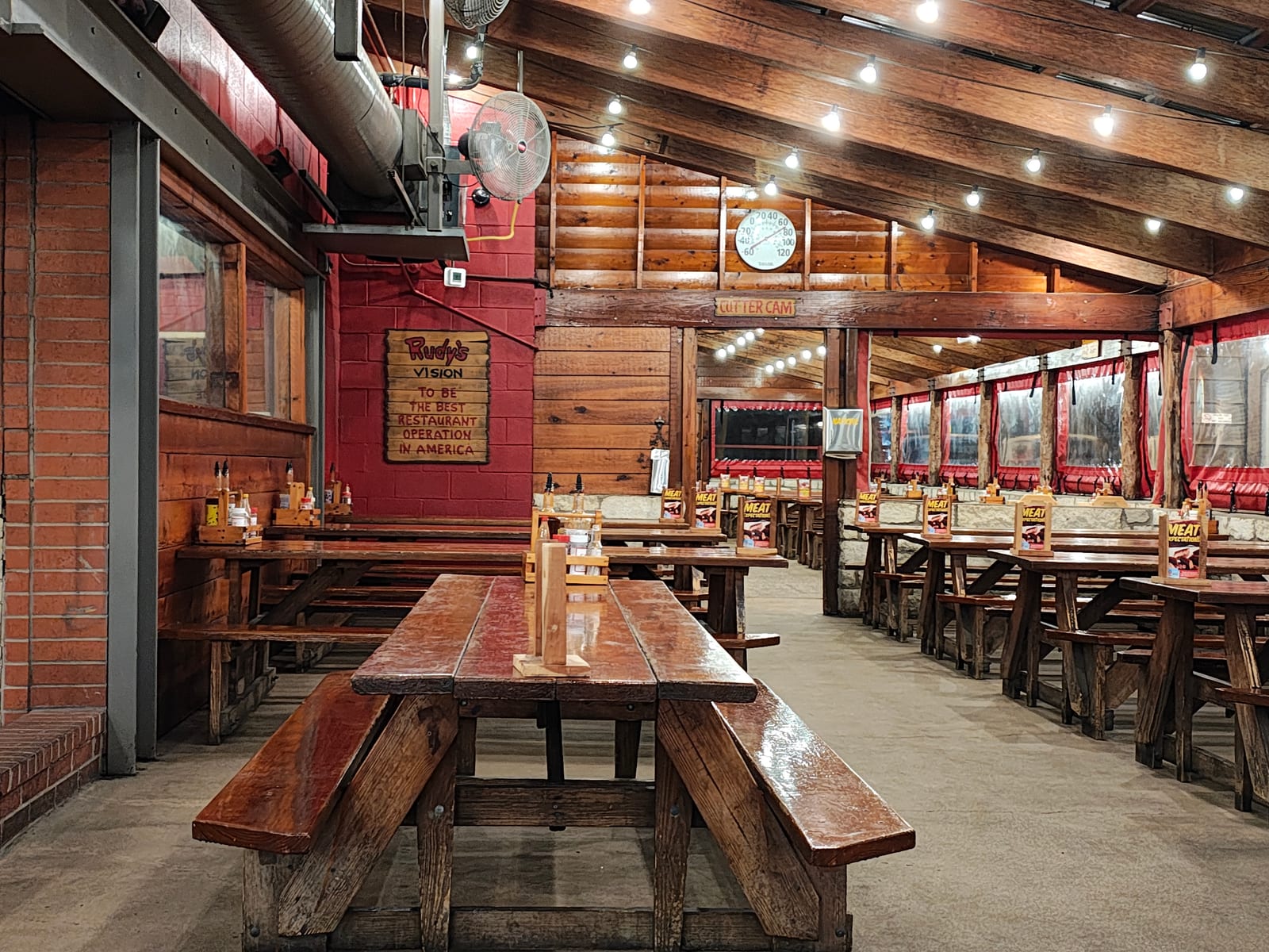 Rudy's "Country Store" and Bar-B-Q