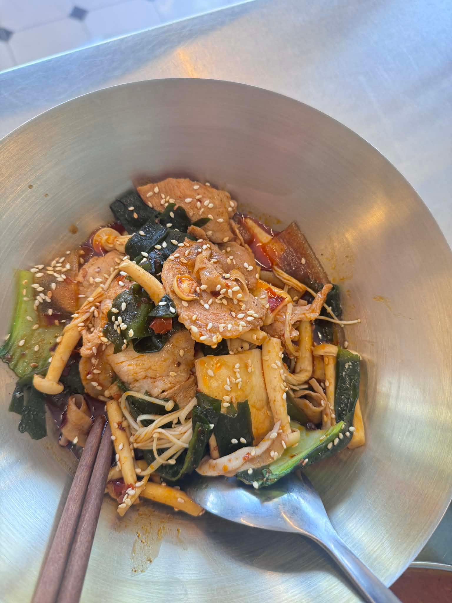 หม่าล่าหม้อไฟแห่งความสุข