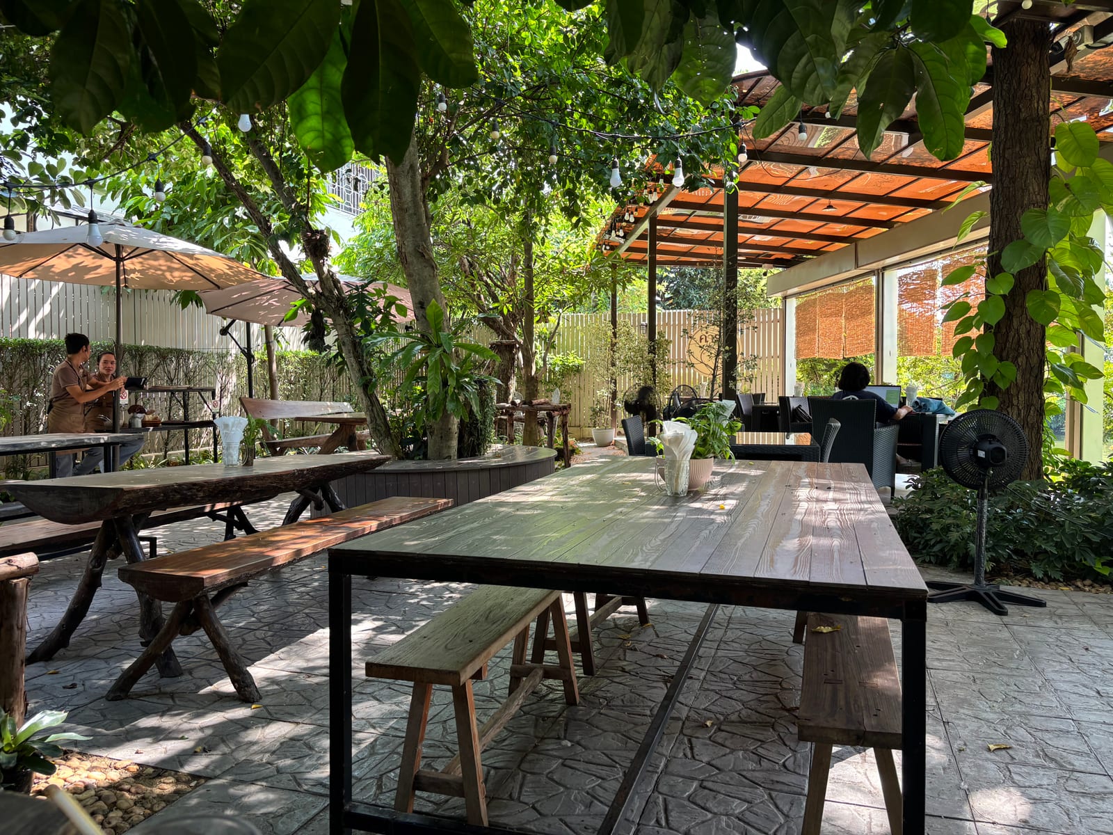 คำรัก Kamrak ร้านอาหารและคาเฟ่ริมน้ำ