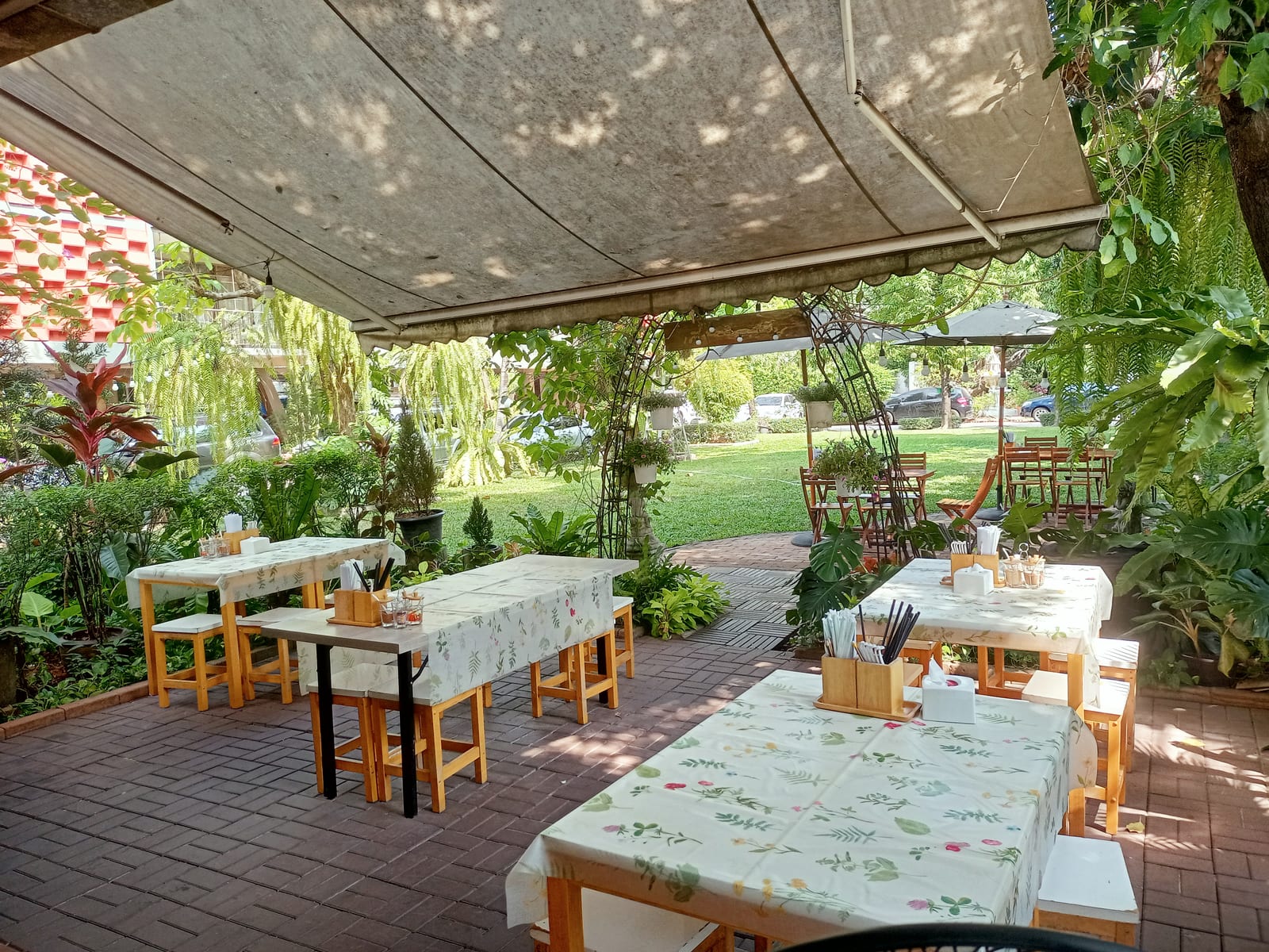 เตี๋ยวในสวน (Noodle in the Garden)