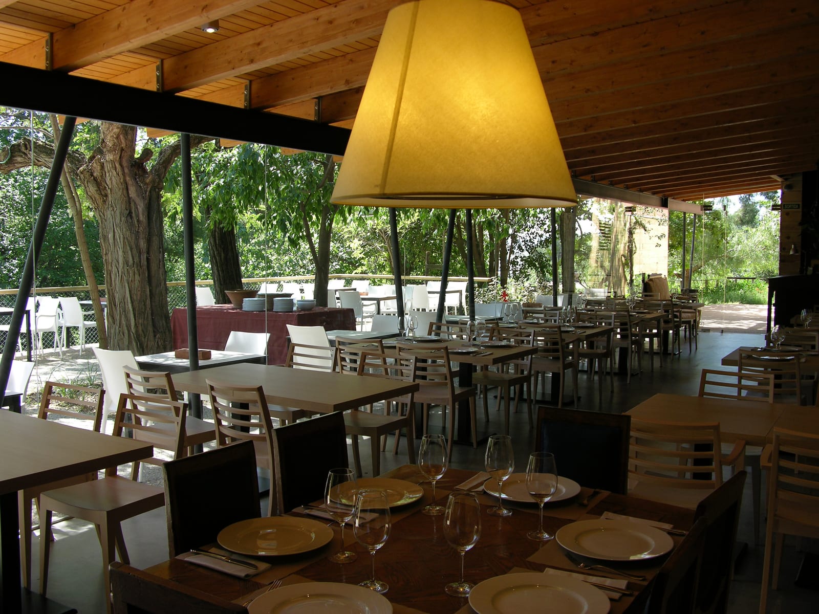 4 Canyes Restaurant