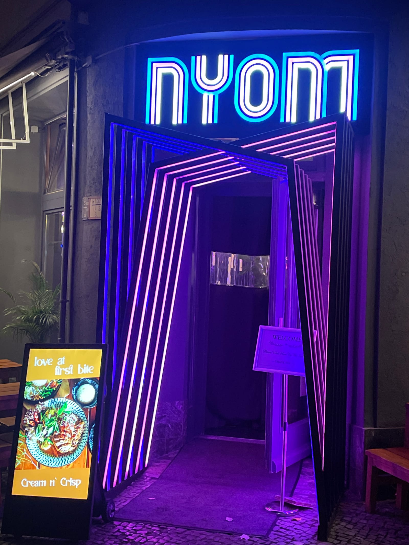 Nyom Restaurant