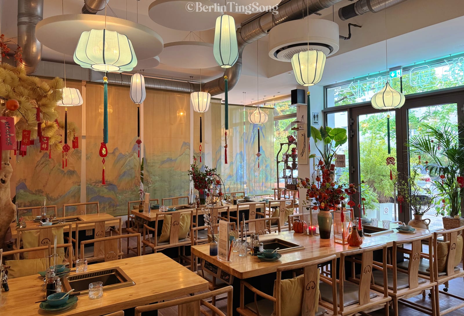 Ting Song Hotpot Restaurant 随园·听松