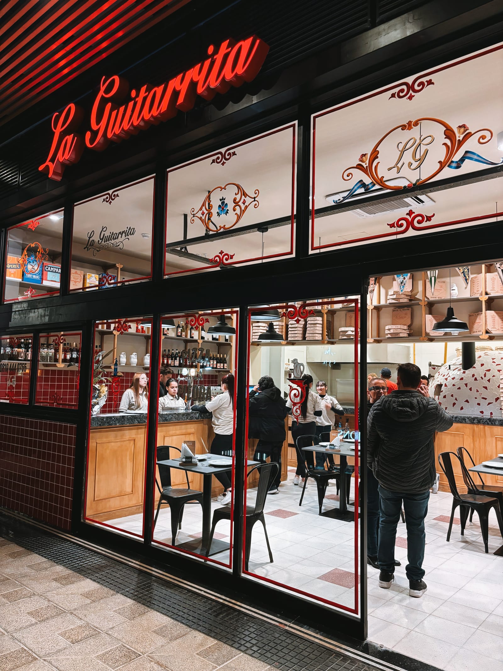 La Guitarrita | Lomitas Street