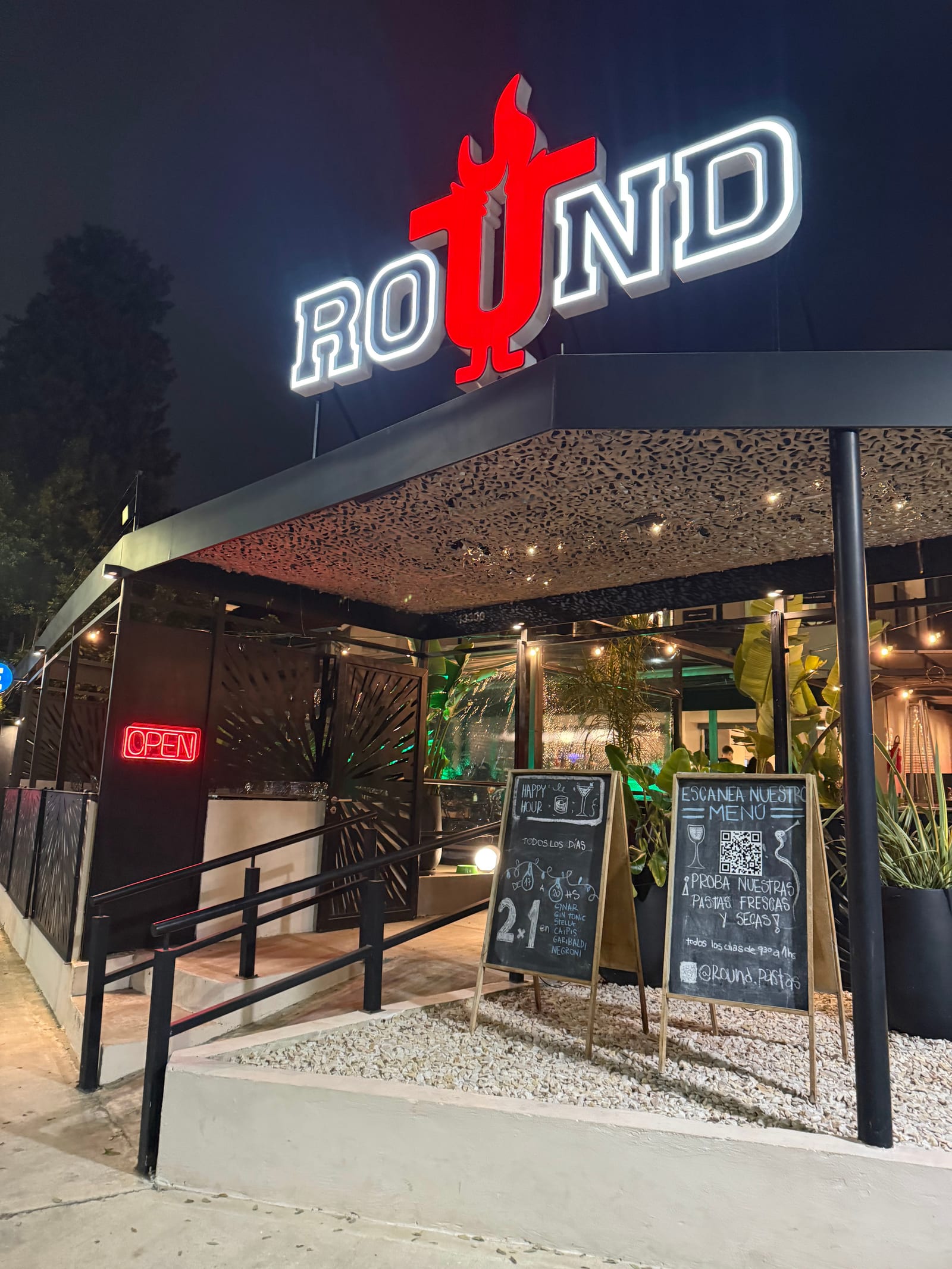 Round Martinez