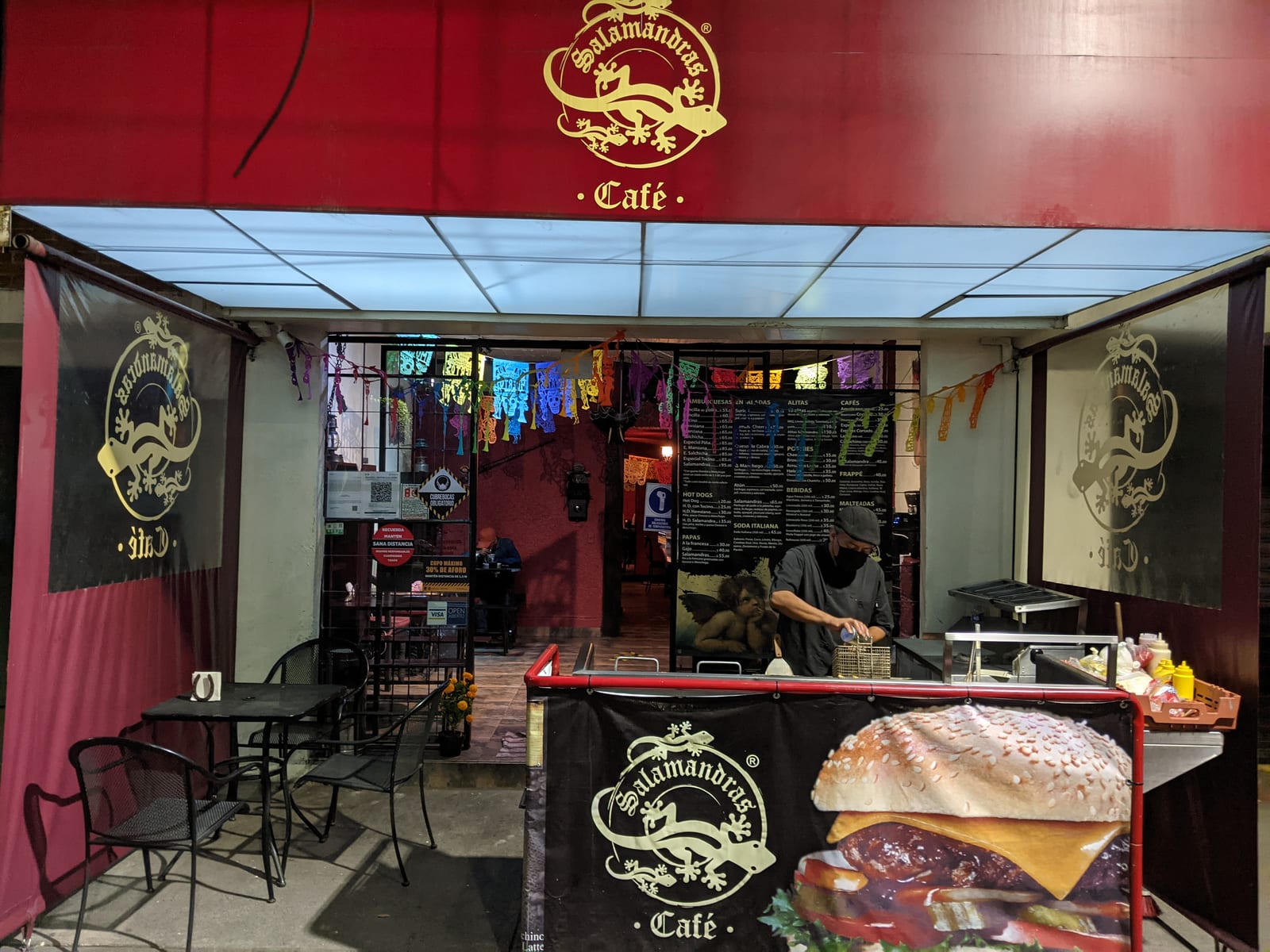 Salamandras Café