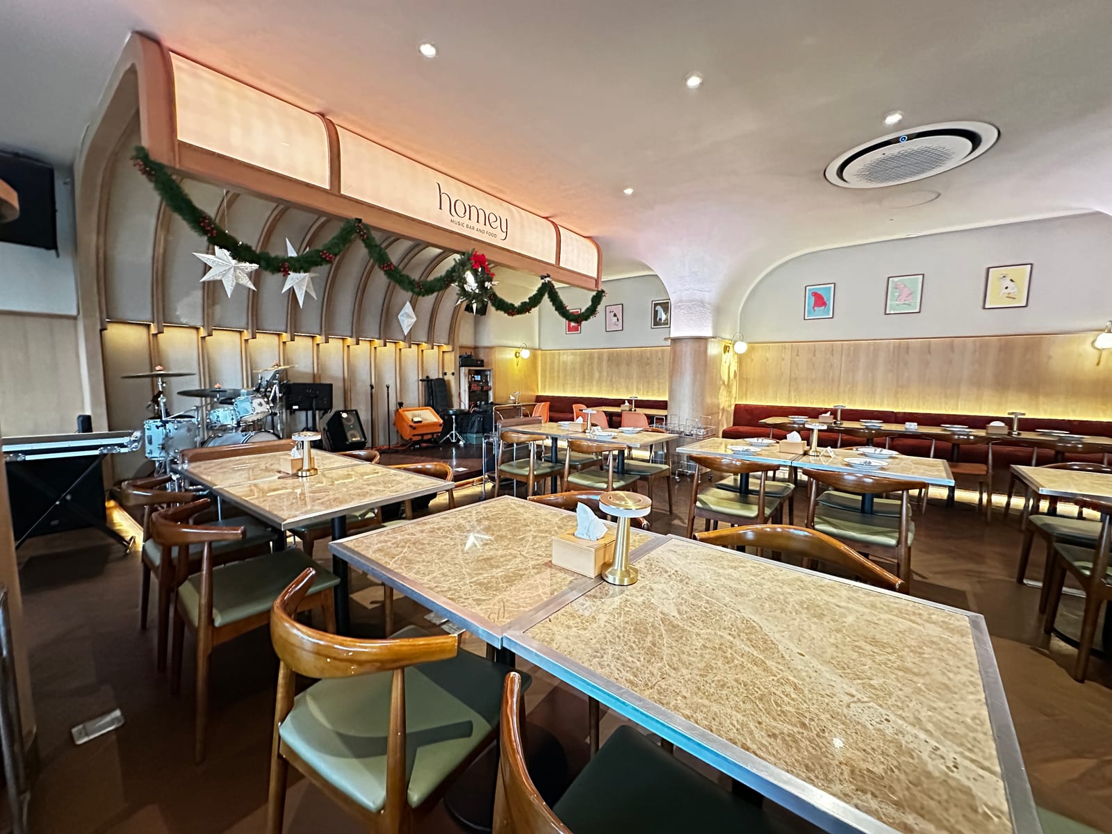Homey Music Bar and Food