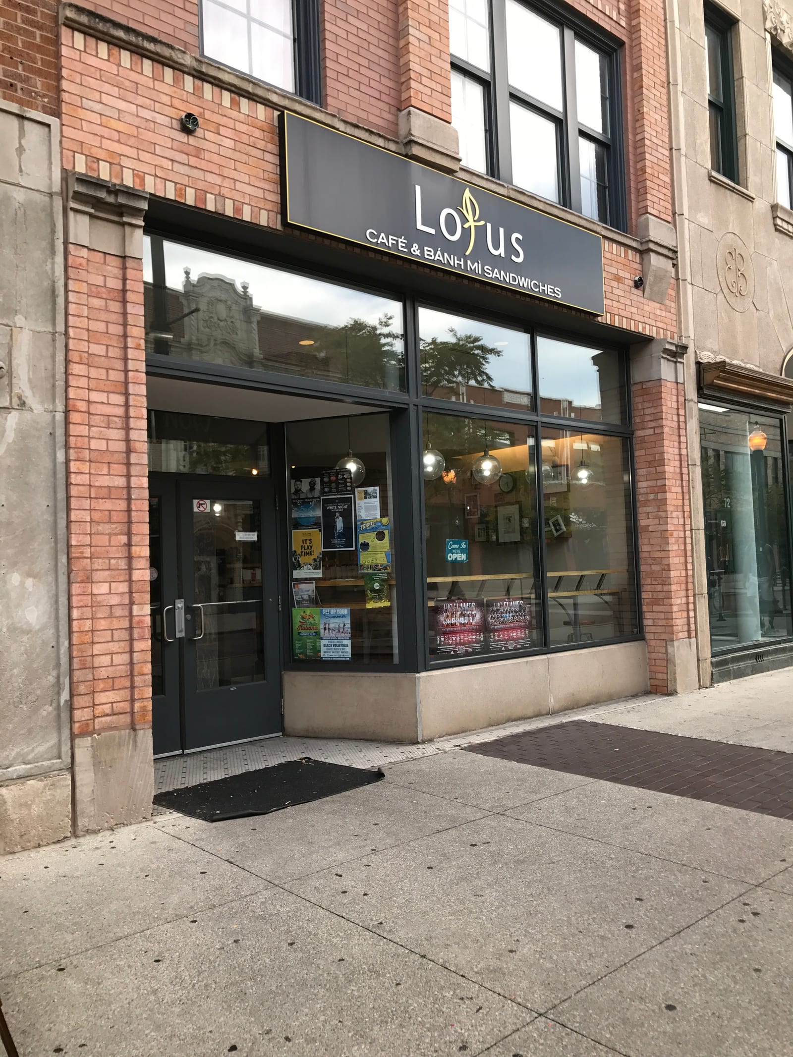 Lotus Banh Mi