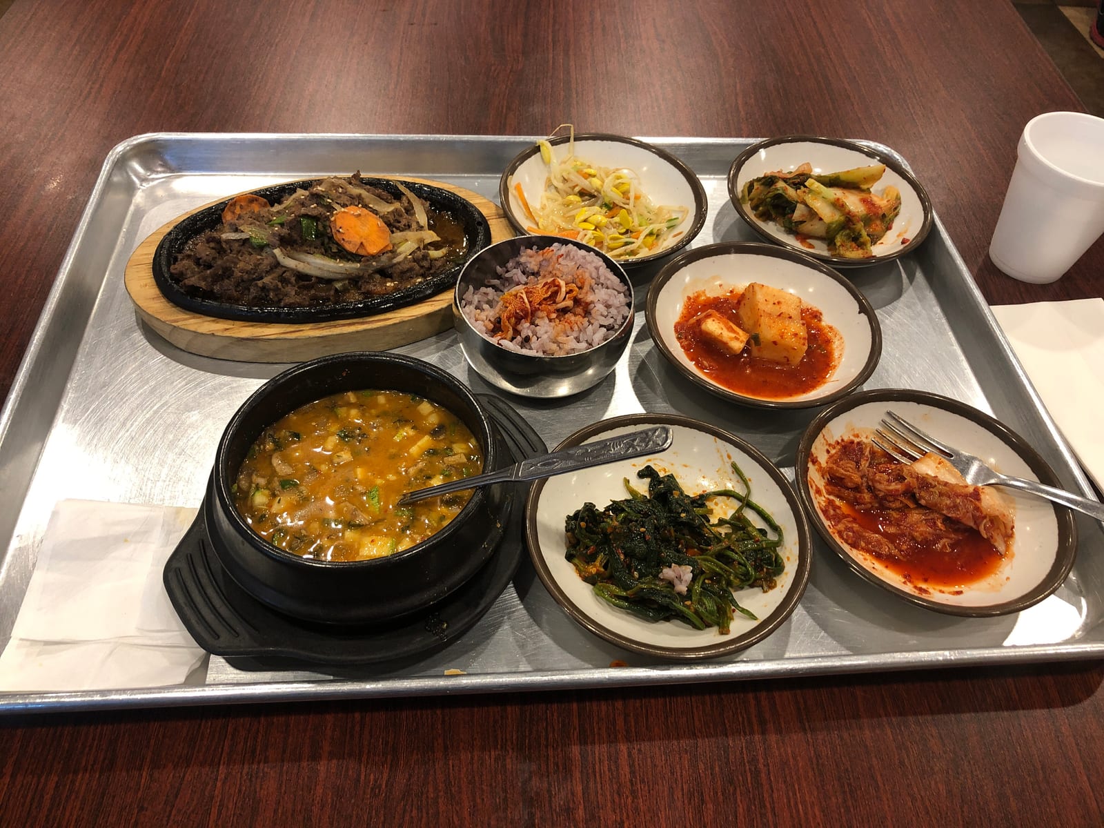 Dduk Bae Gi Hot Stone & Korean Kitchen 뚝배기 한식 반찬 전문점