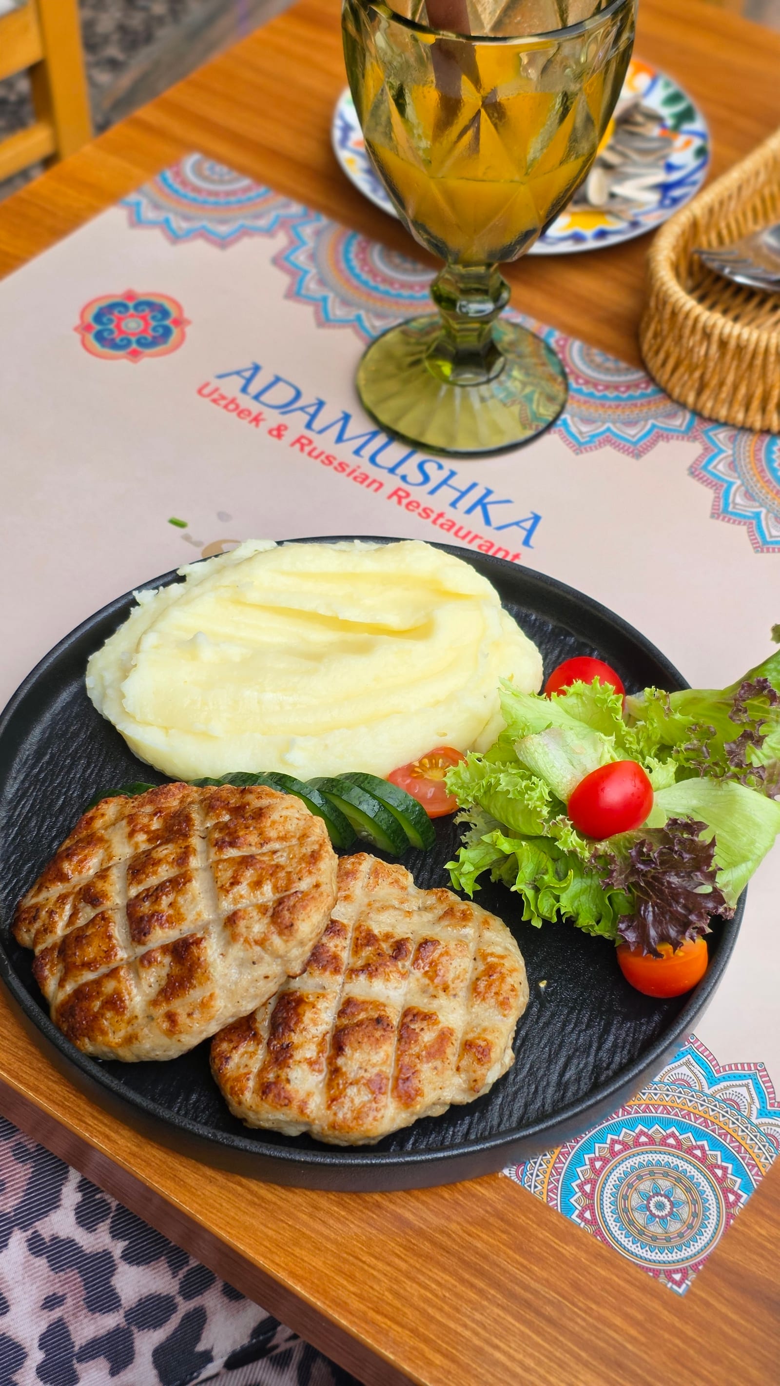 Adamushka Restaurant & Cafe