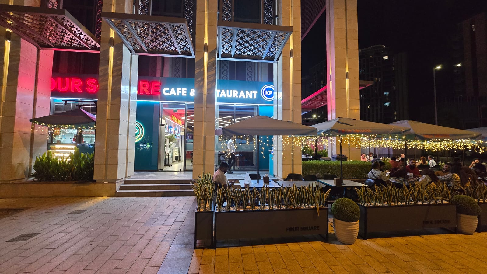 Four Square Cafe & Restaurant Llc