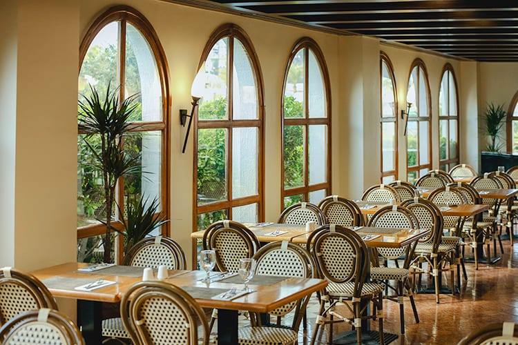 Taverna Restaurant