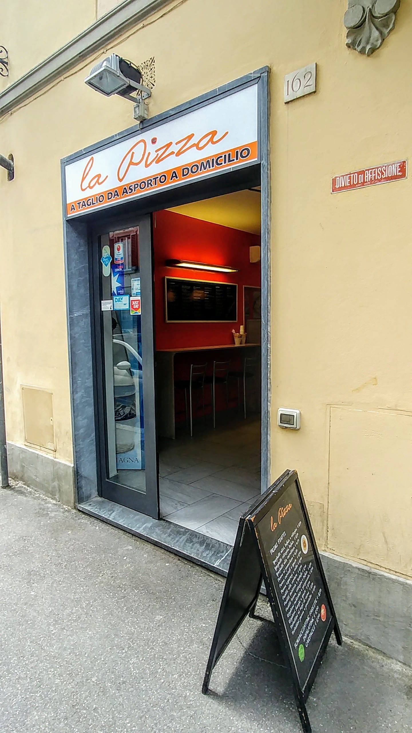 Pizza and Pinsa