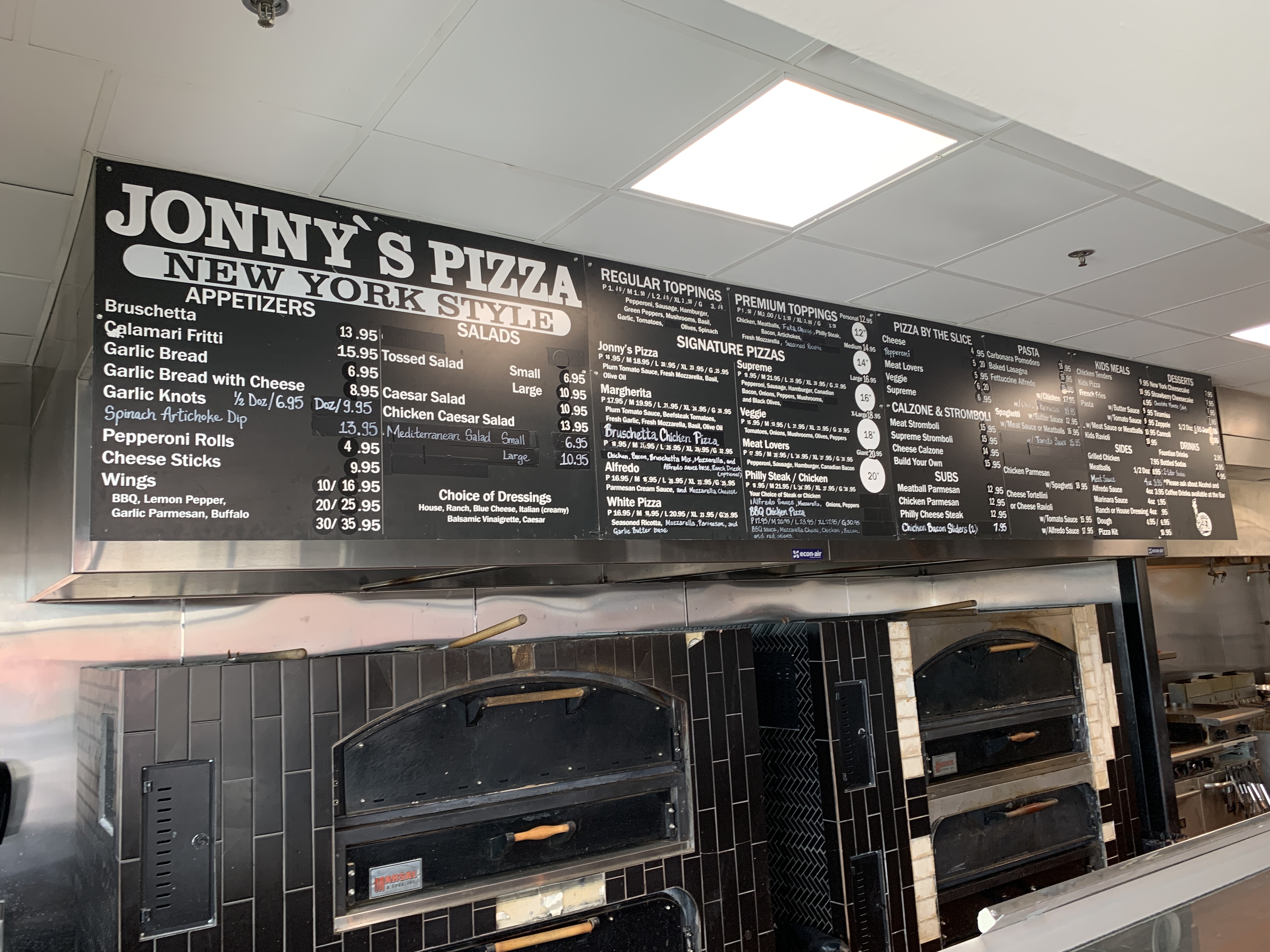 Jonny's Pizza