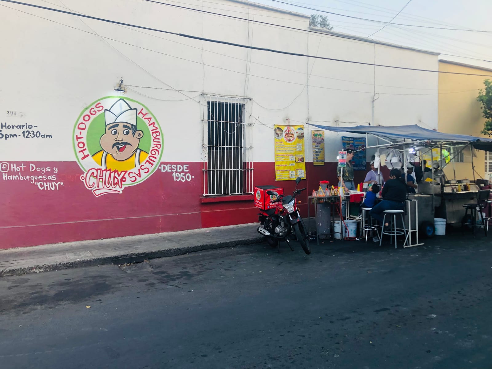 Hot Dogs y Hamburguesas “Chuy” (Jarauta)