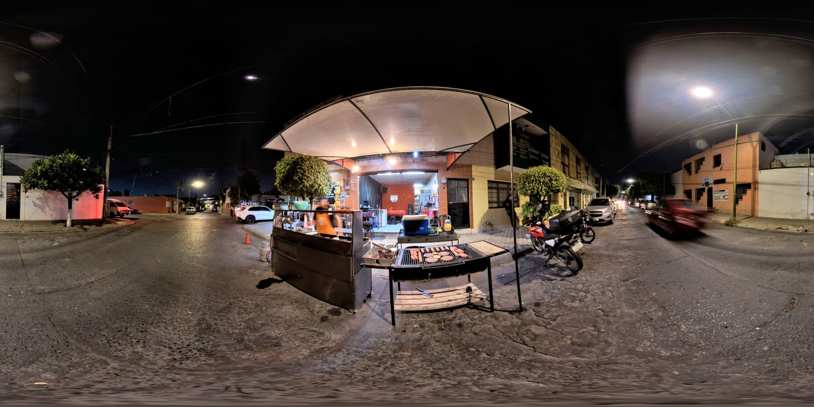 Kike’s Burgers & Dogos Al Carbón
