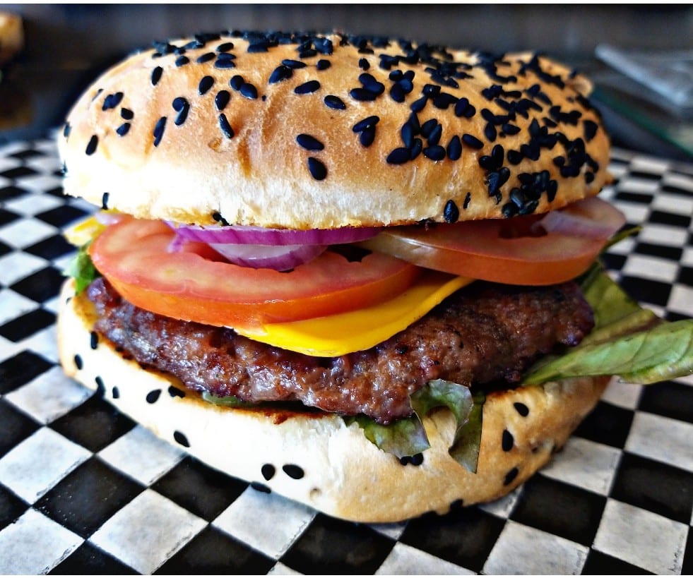 LA Parrillada Burger & Pepitos