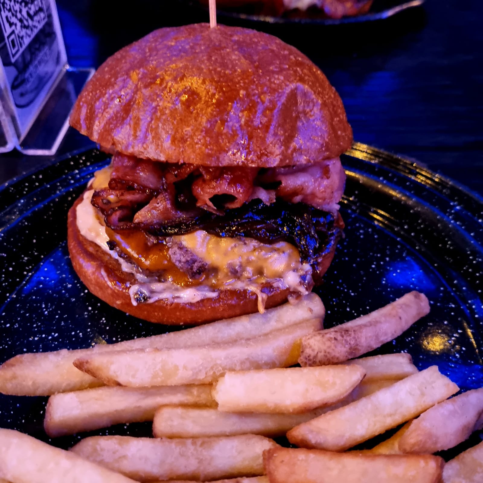 Louie Burger Providencia
