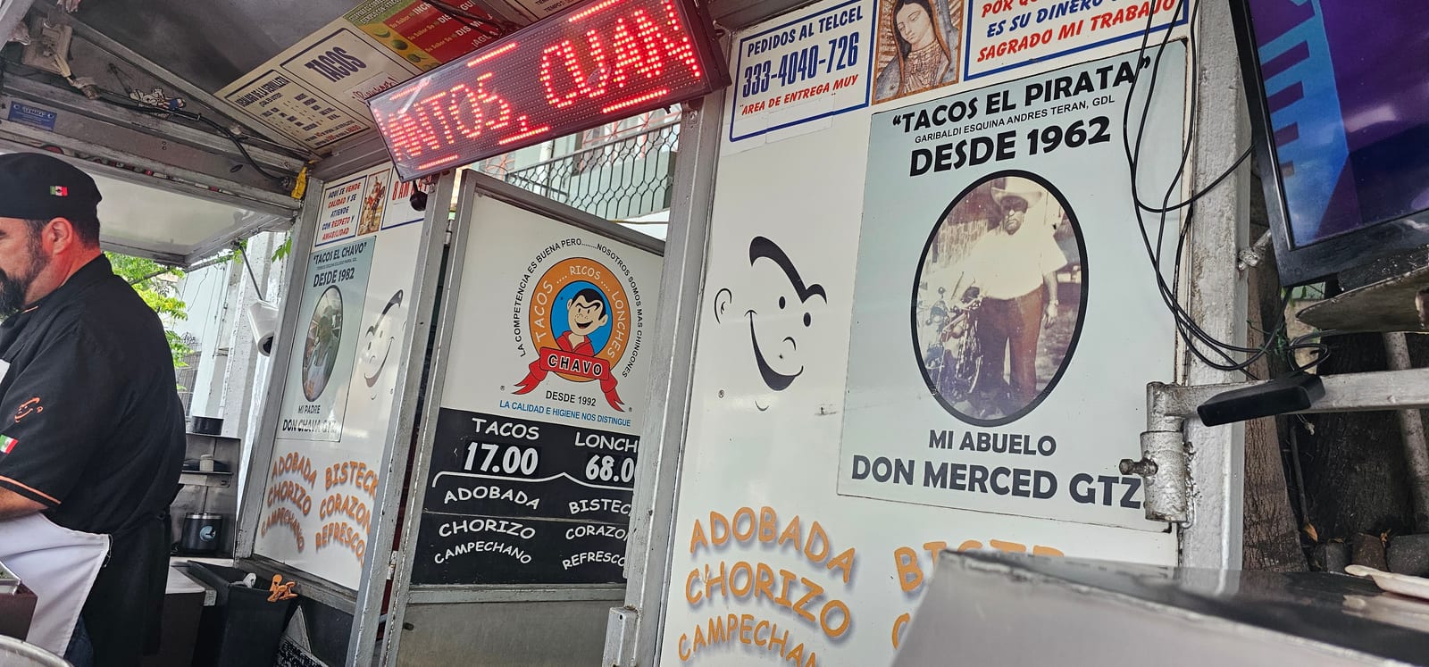 Ricos Tacos y Lonches Chavo