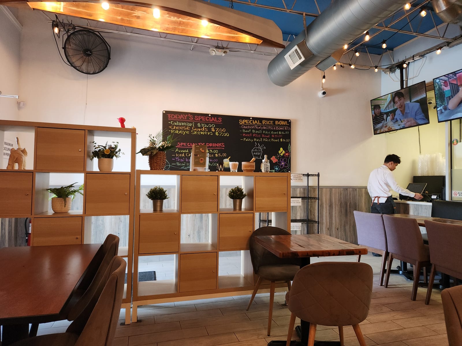Aroy Thai Cafe