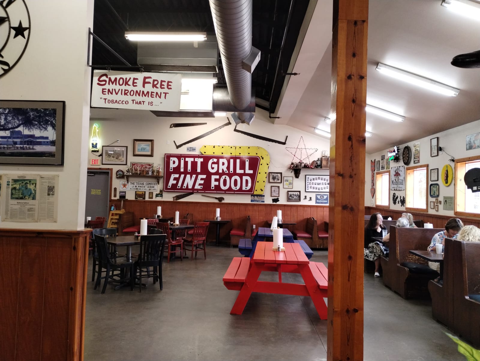 Lyndon's Pit Bar-B-Q.