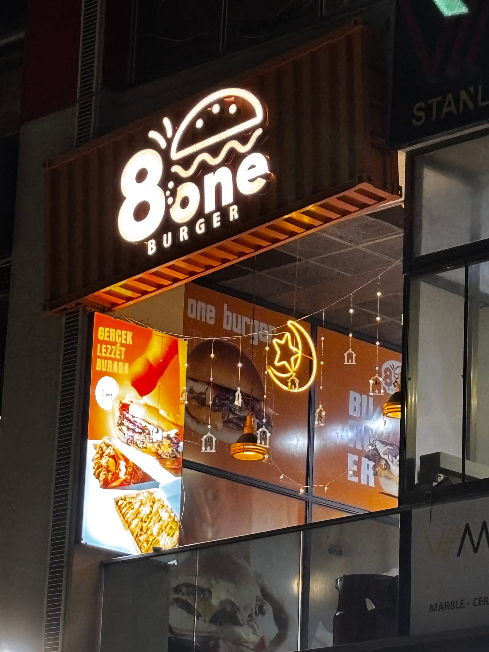 8one Burger