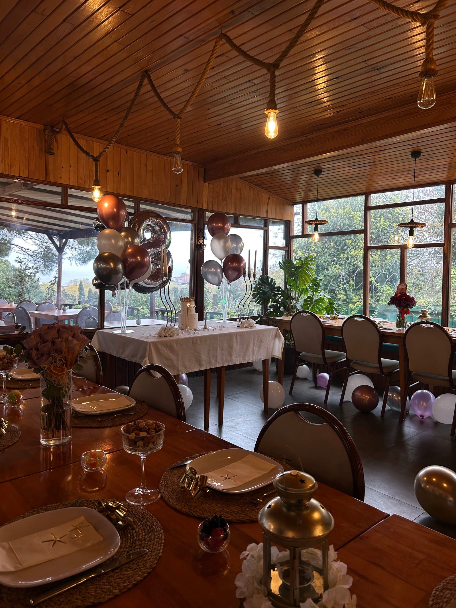 Lantern Light Cafe