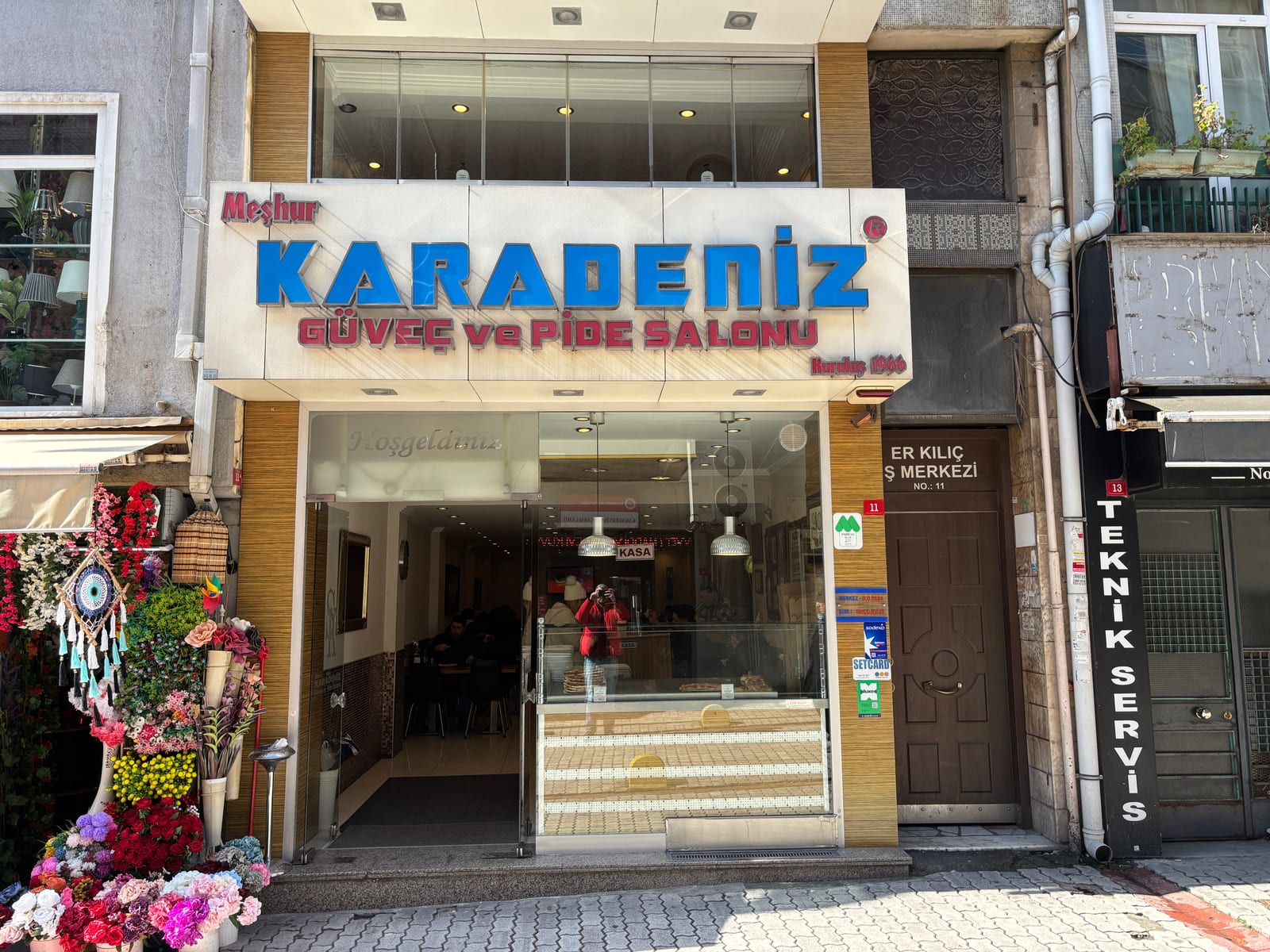 Meşhur Karadeniz Güveç Ve Pide Salonu
