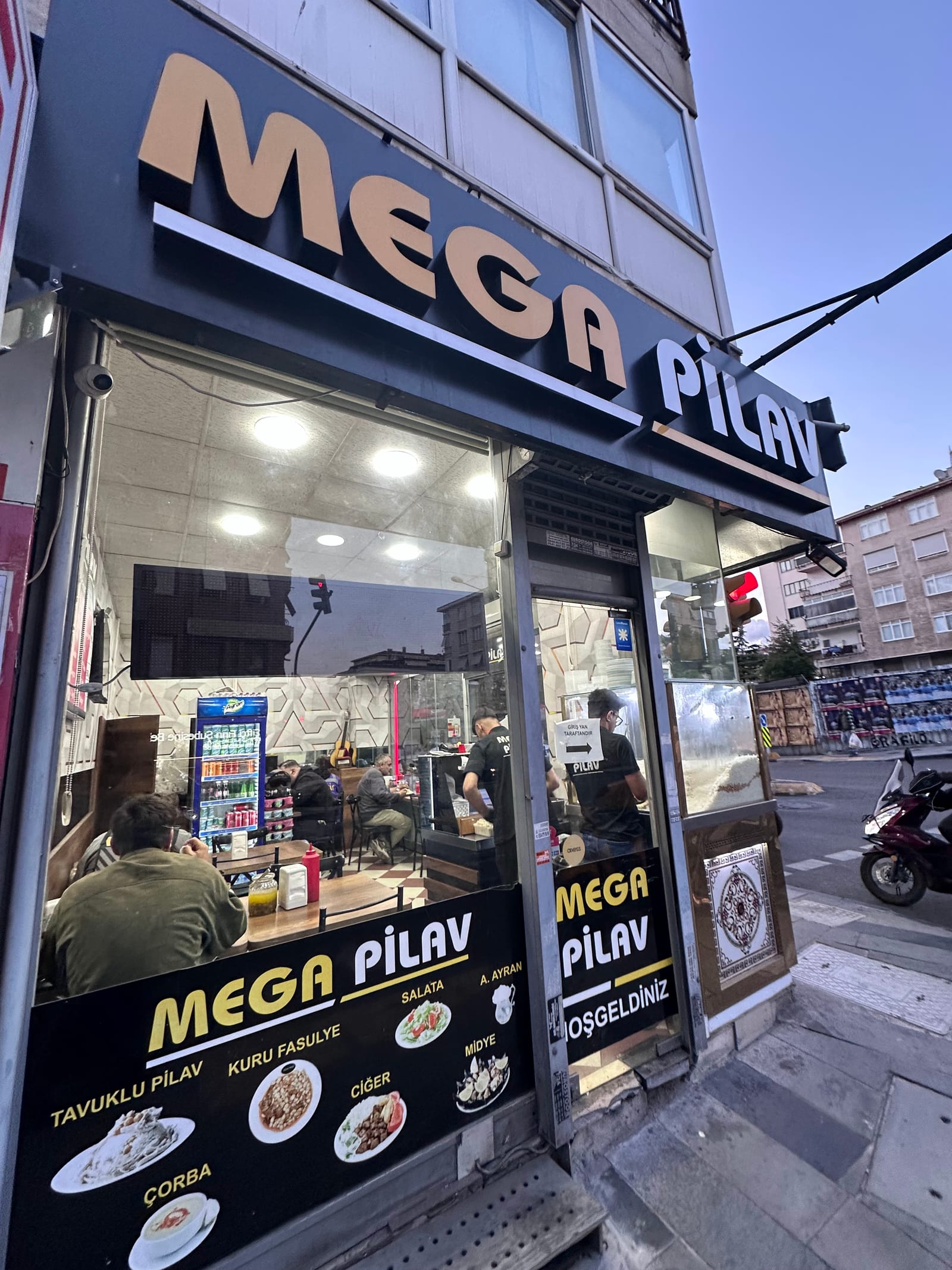 Mega Pi̇lav