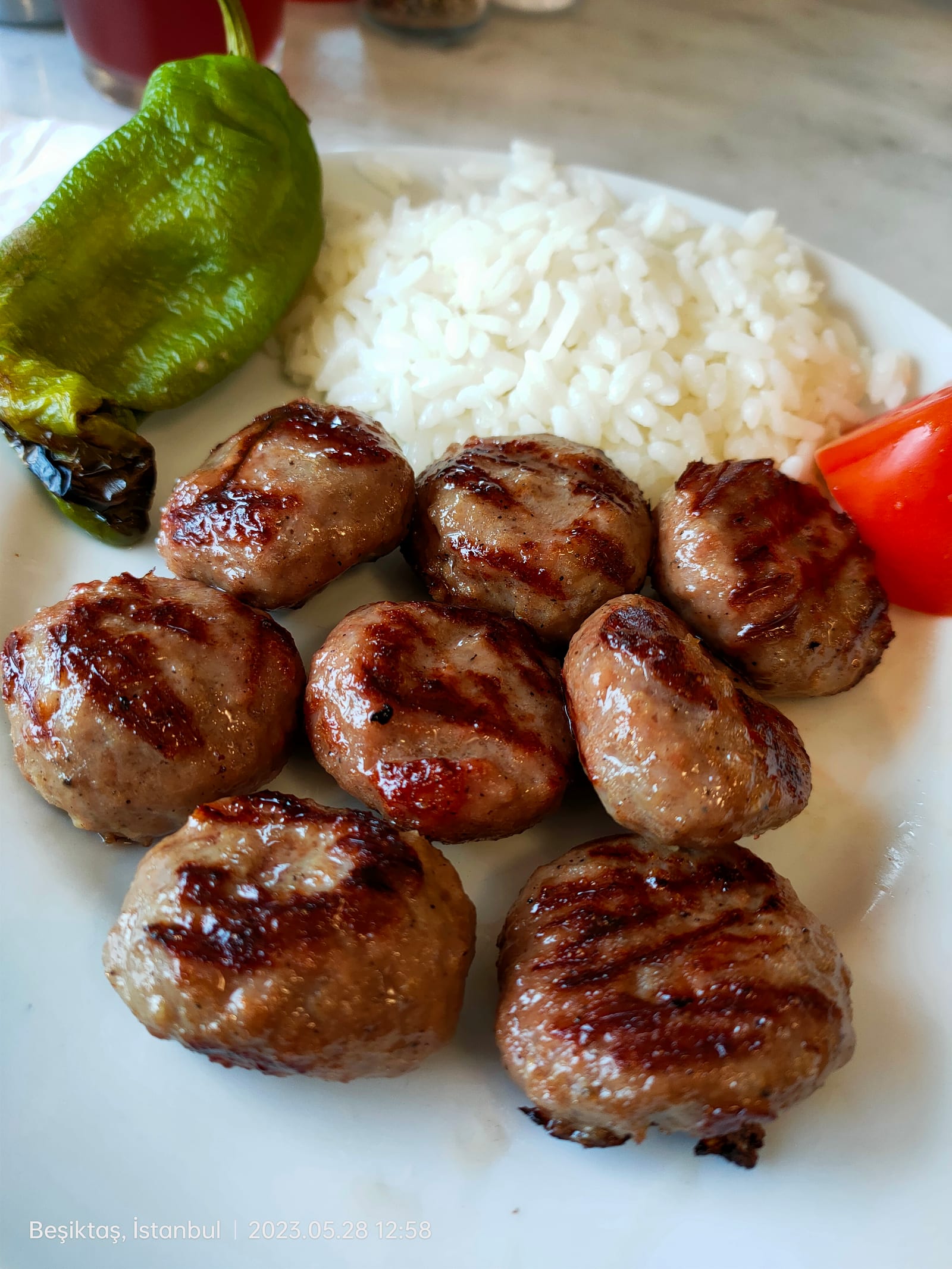 Vefalı Köfteci Etiler