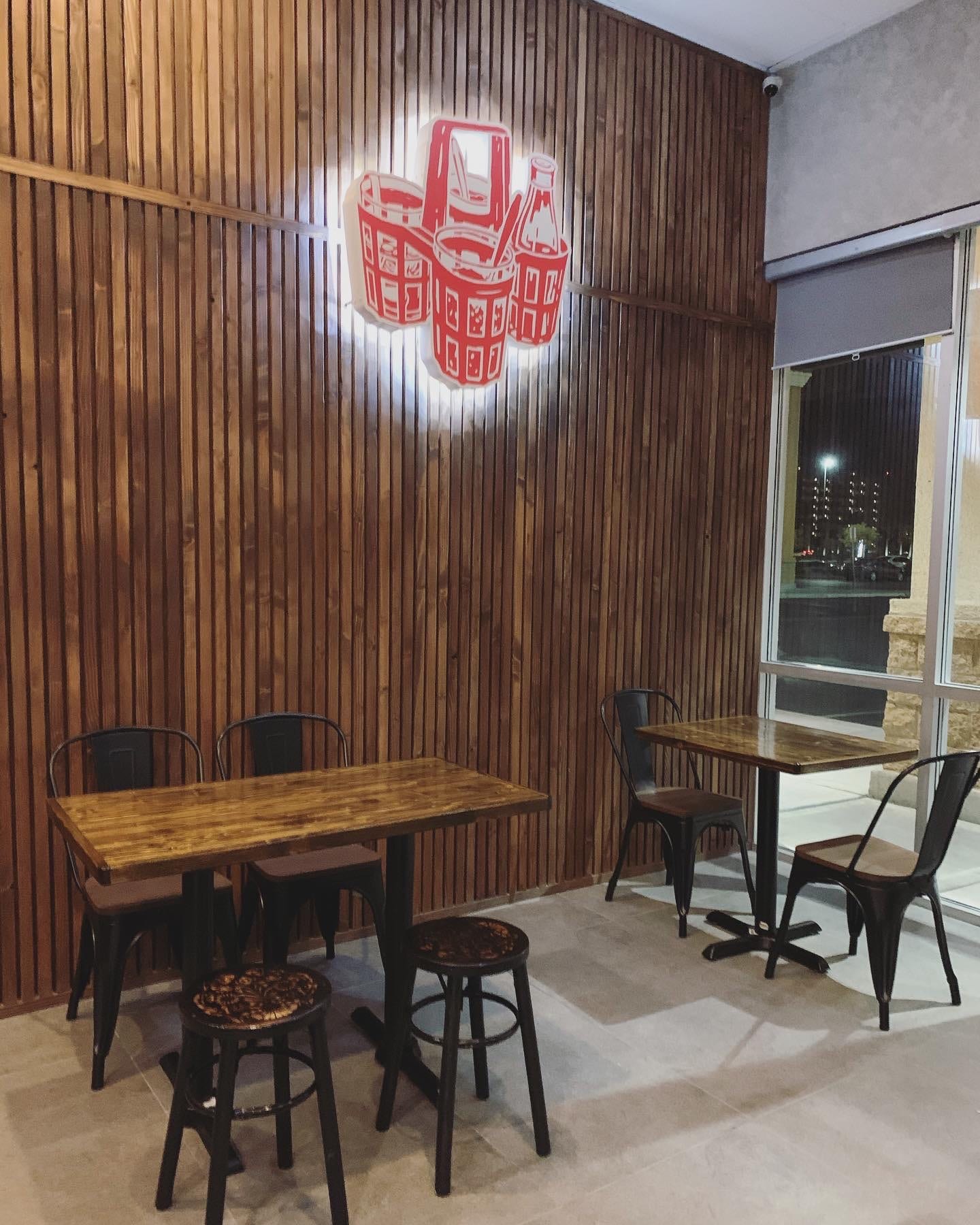 D e Thai Kitchen 2
