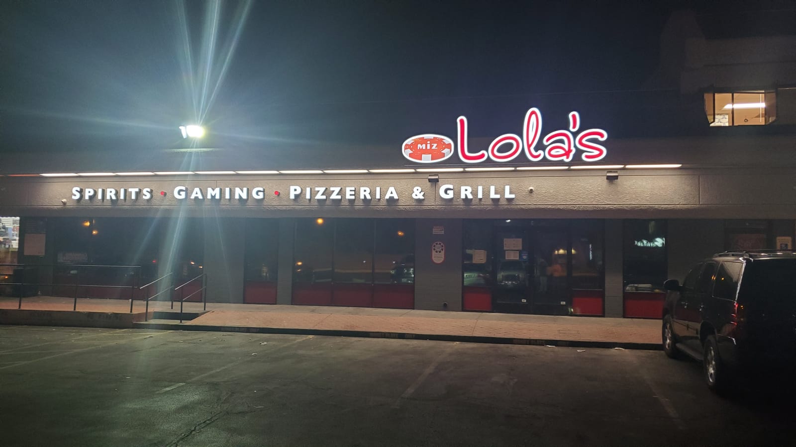 Miz Lola's Pizzeria & Grill