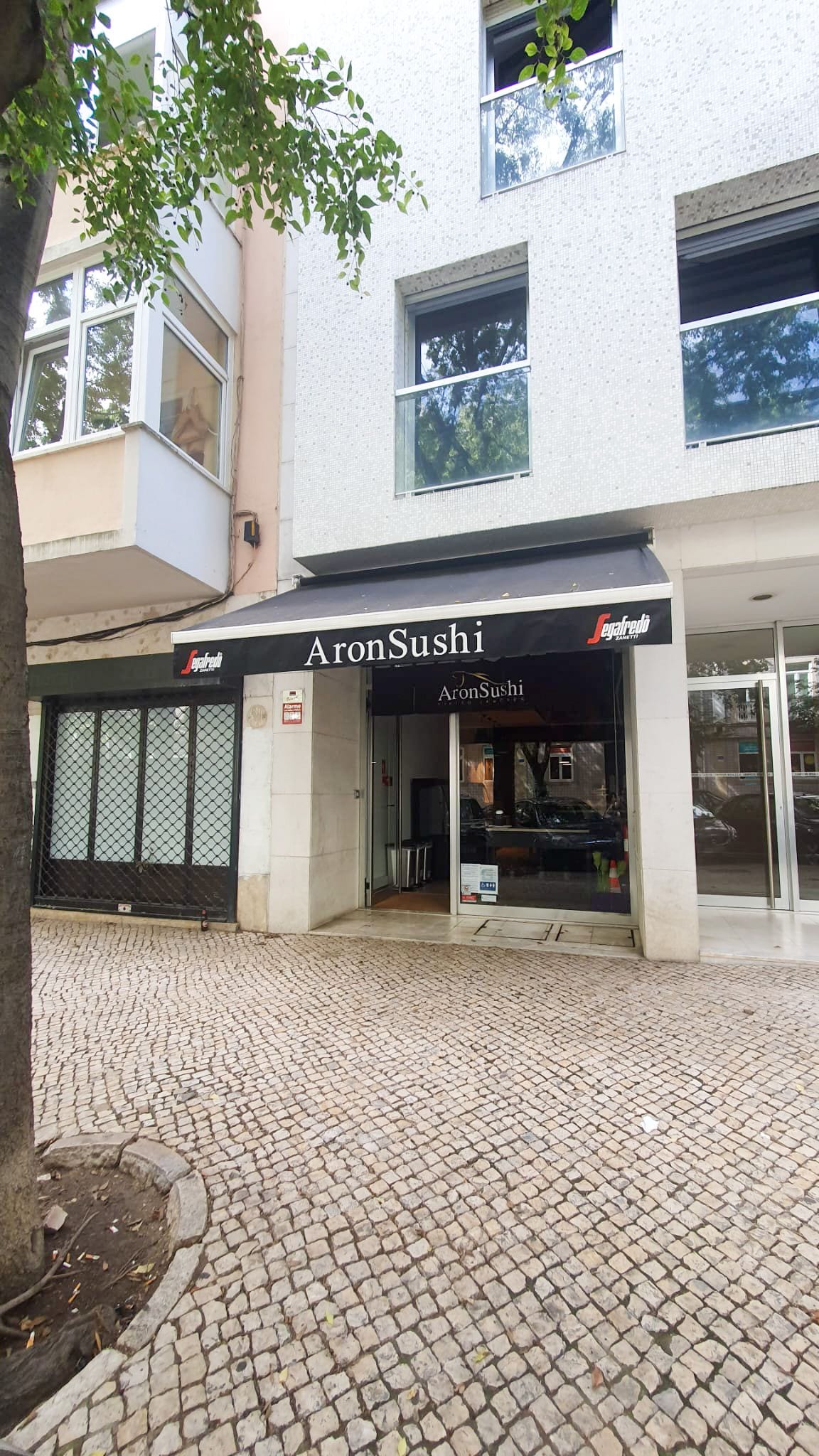 Aron Sushi Estefânia
