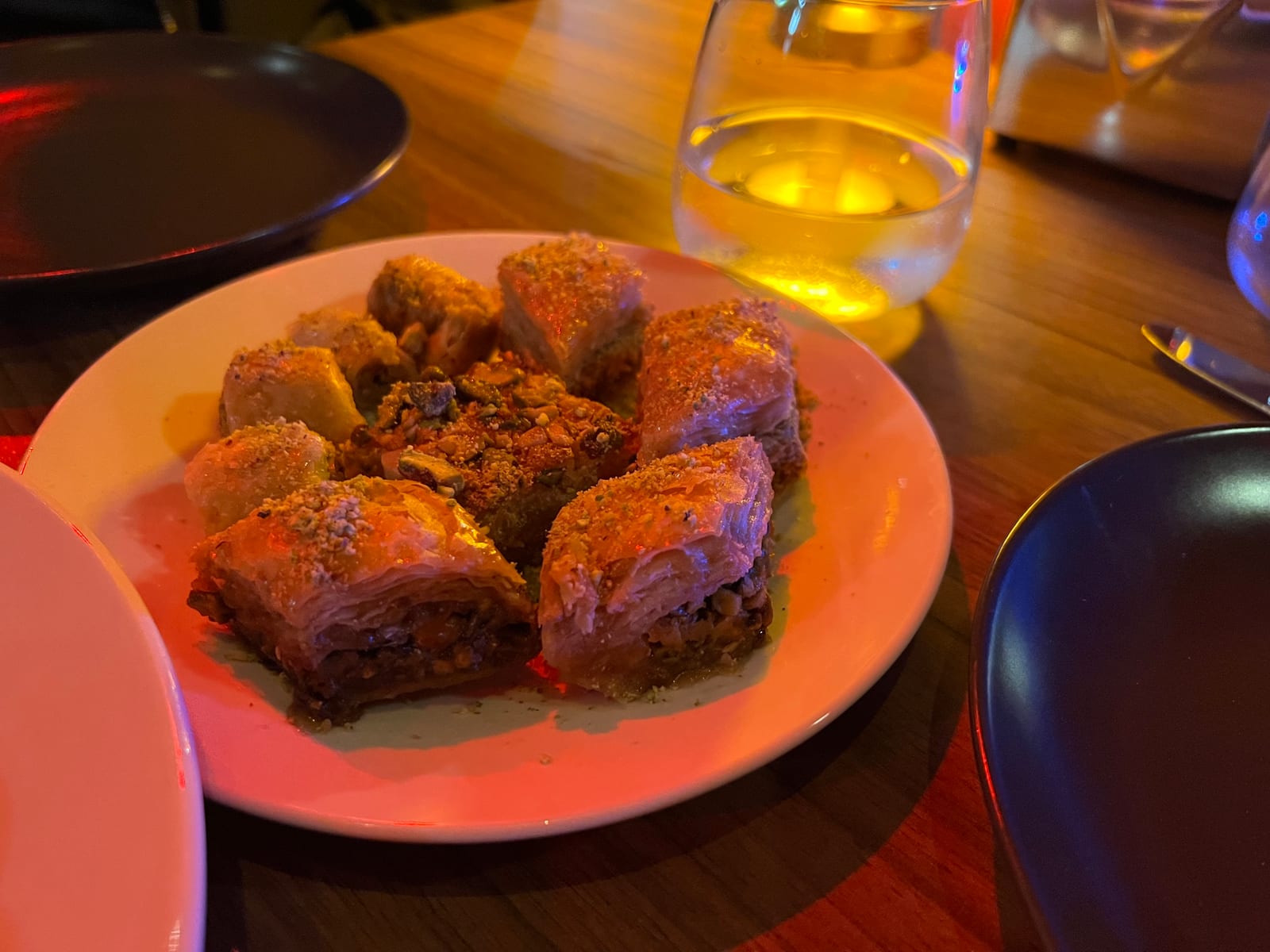 Mimo's Lounge, Bar & Grill