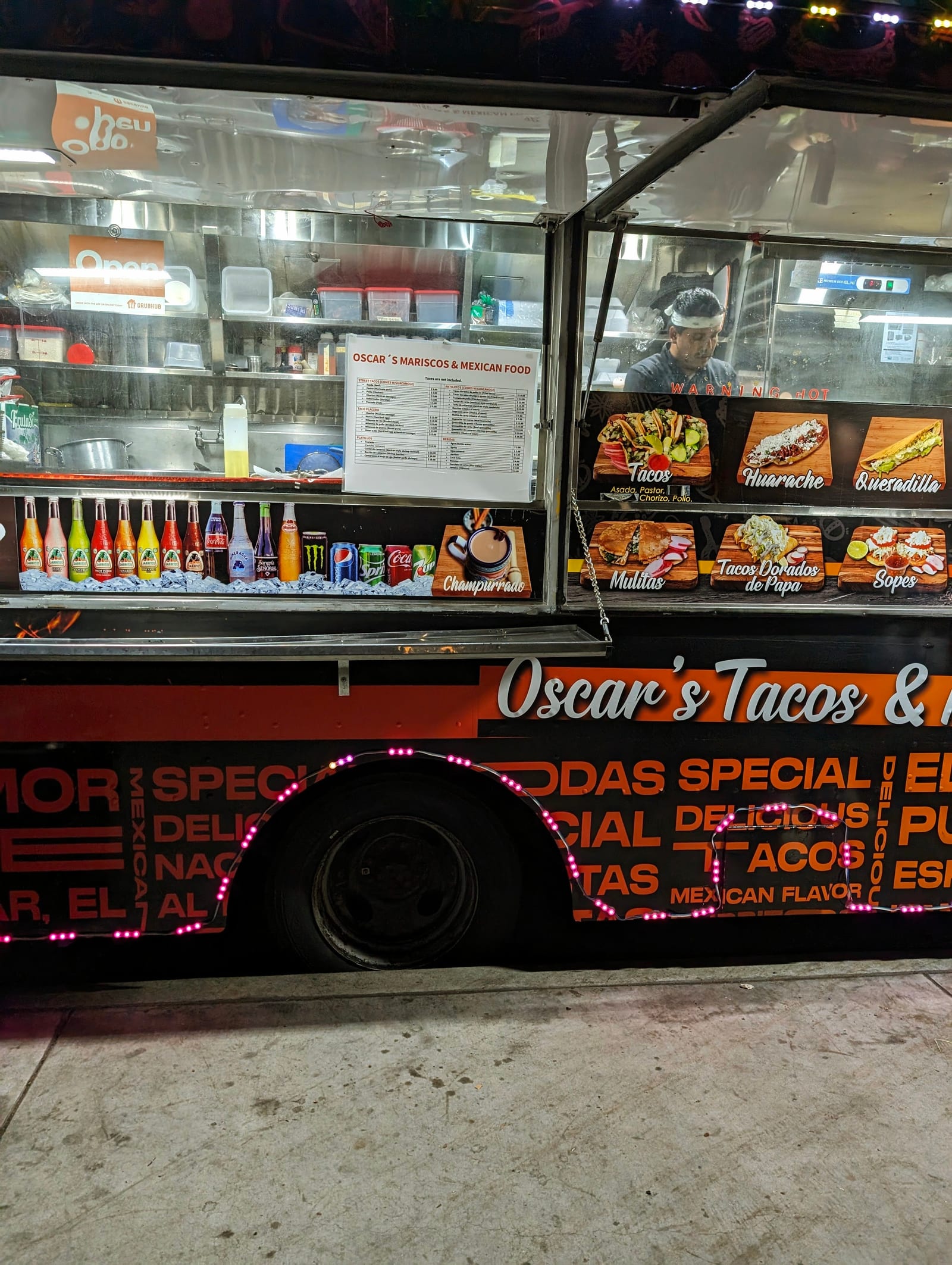 Oscar’s Tacos & Mariscos