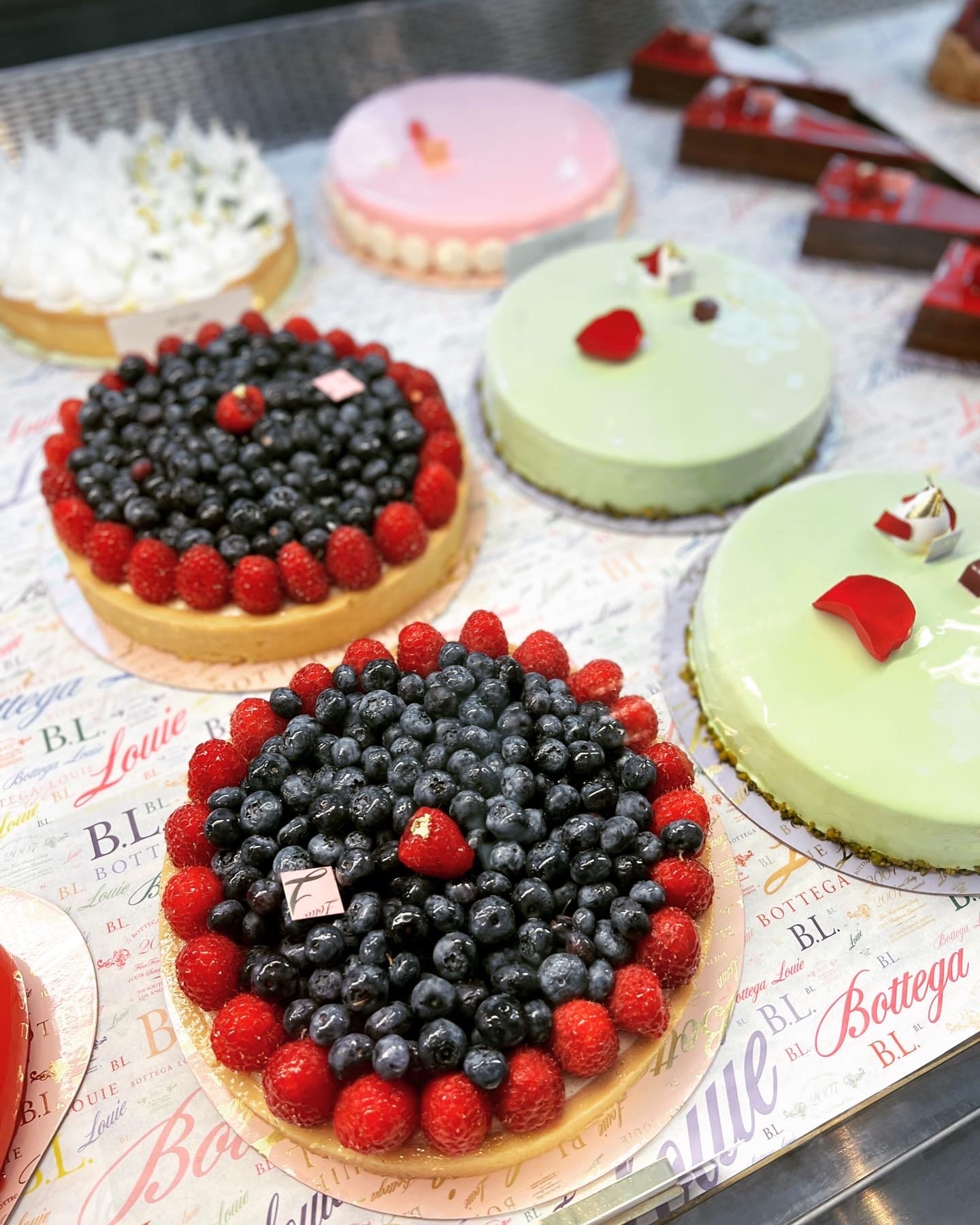 Bottega Louie