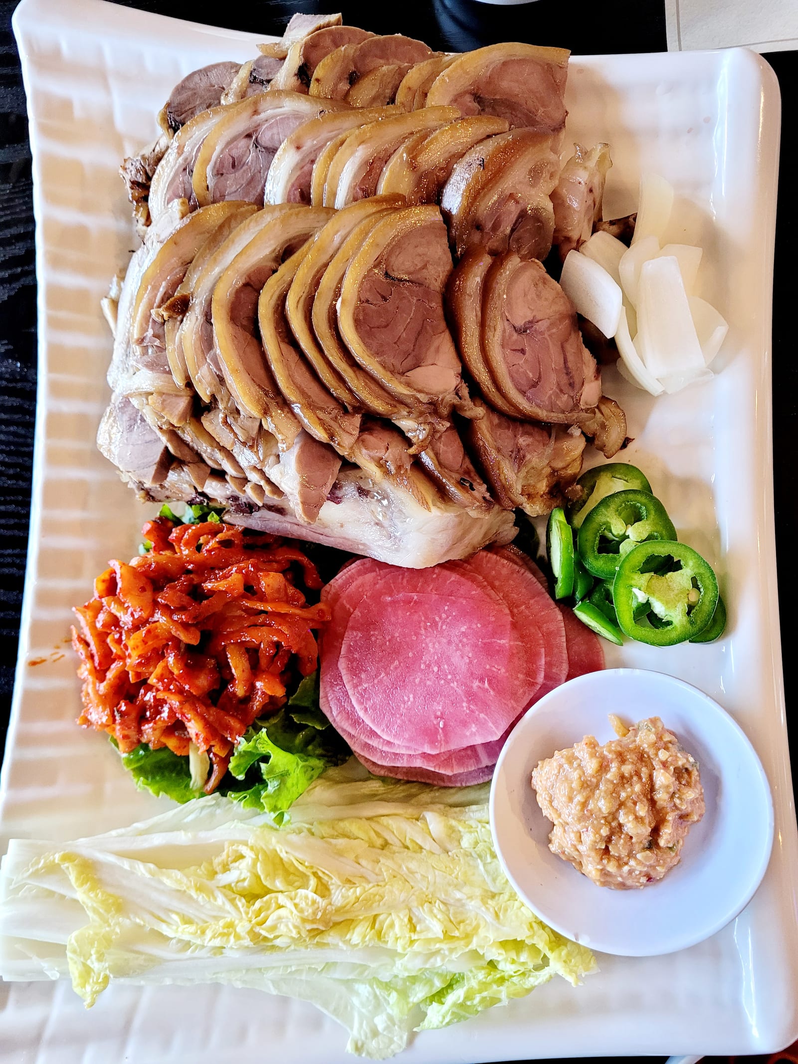 JangTuh Bossam 장터보쌈