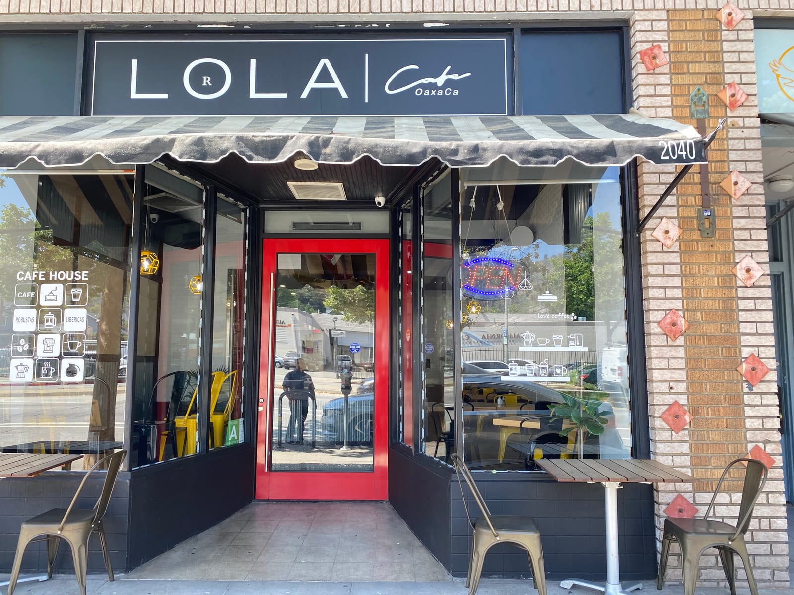 Lola Café