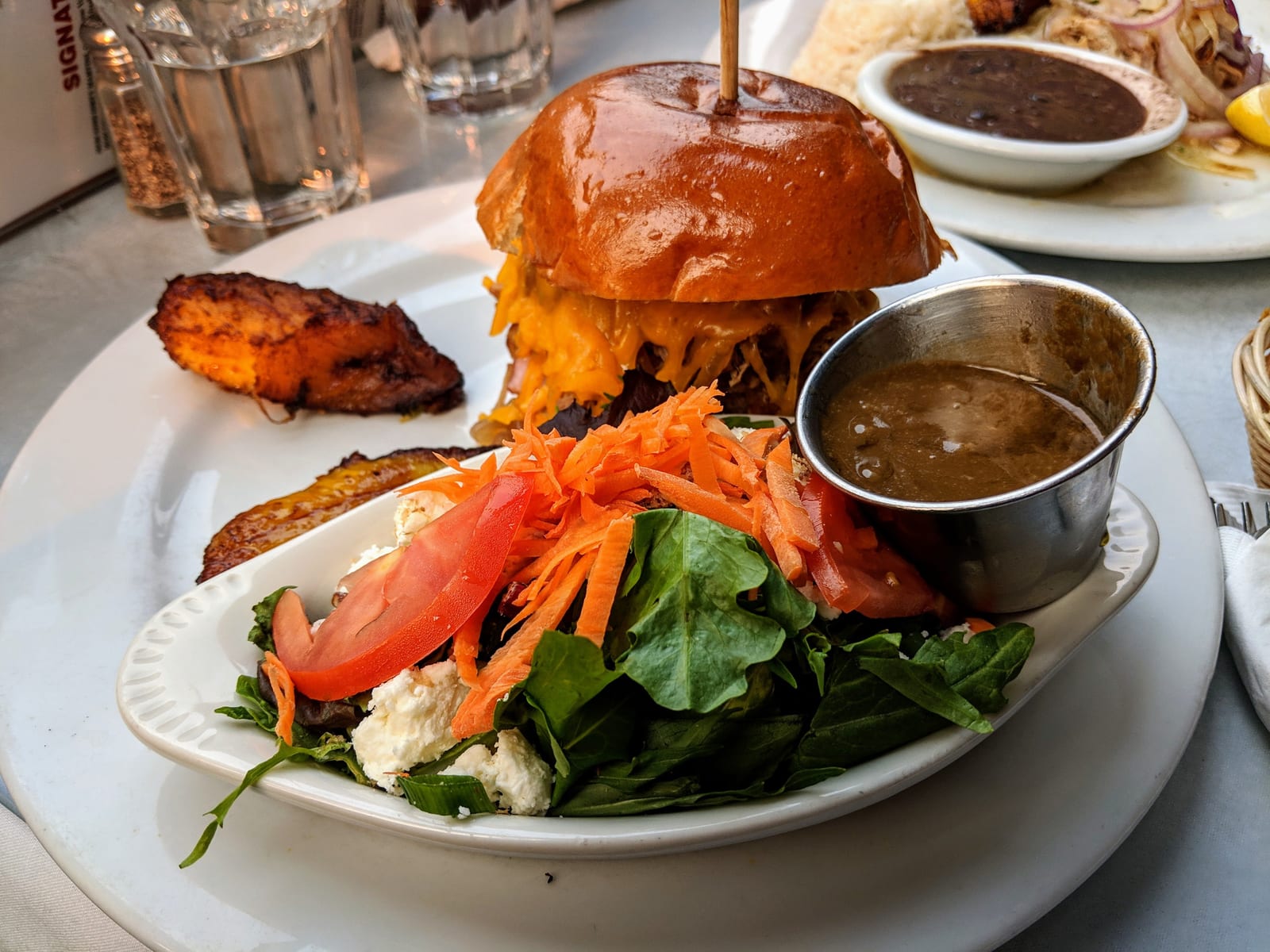 Mercedes Bar & Grille