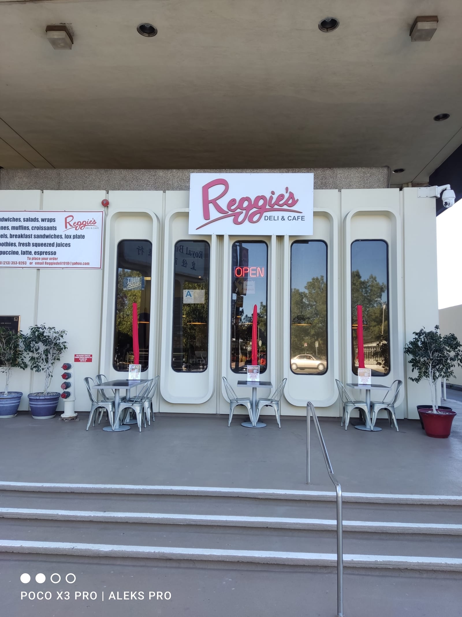 Reggie's Deli & Cafe
