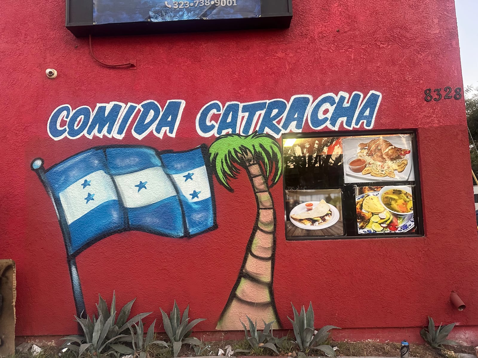 Reina's Restaurant /Comida Catracha