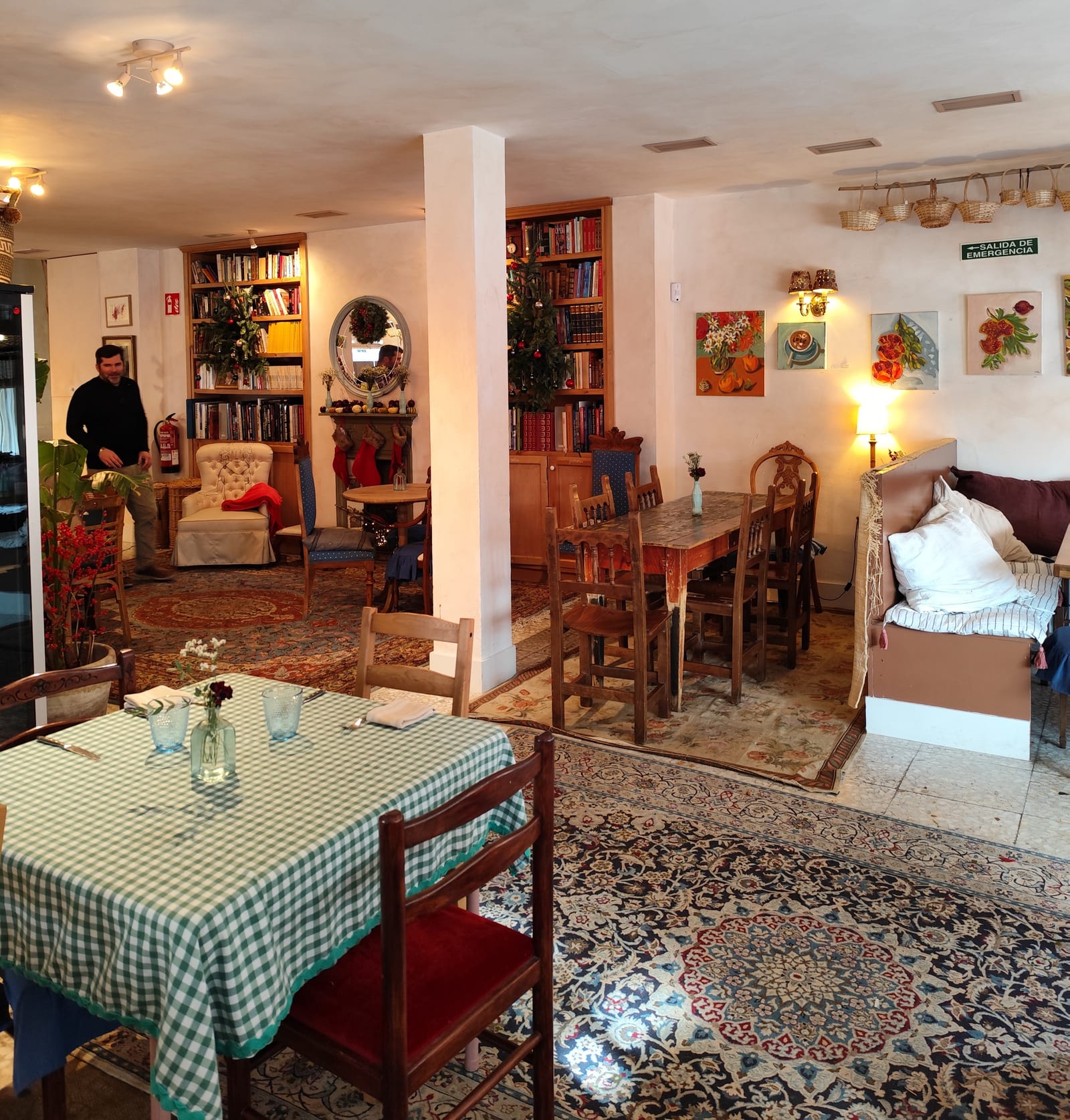 Happynest Café