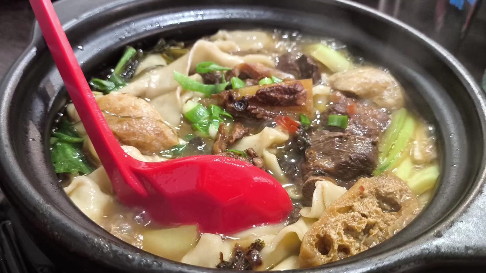 喜大大 砂锅板面 Restaurante