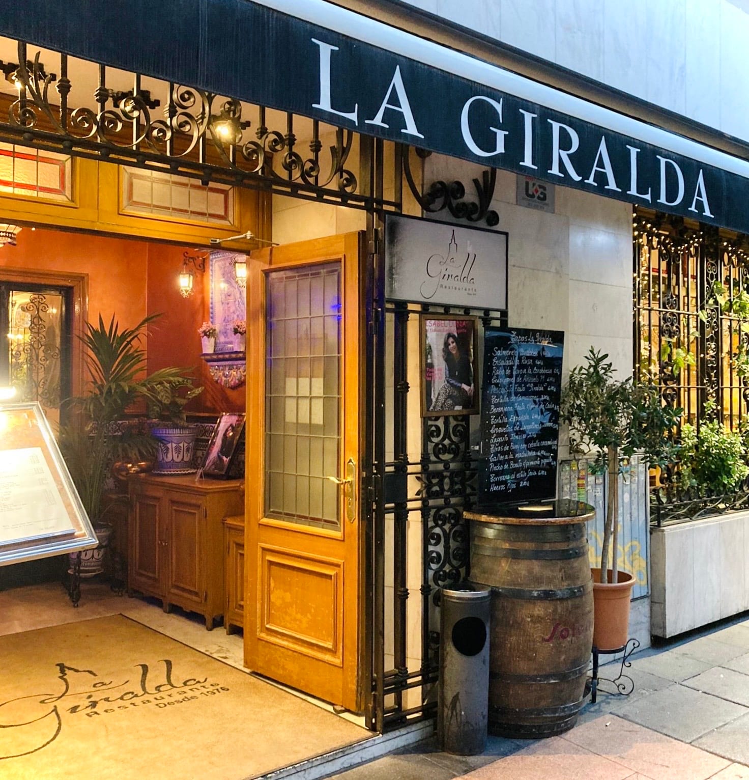 Restaurante La Giralda - Tu Rincón de Andalucía En Madrid -