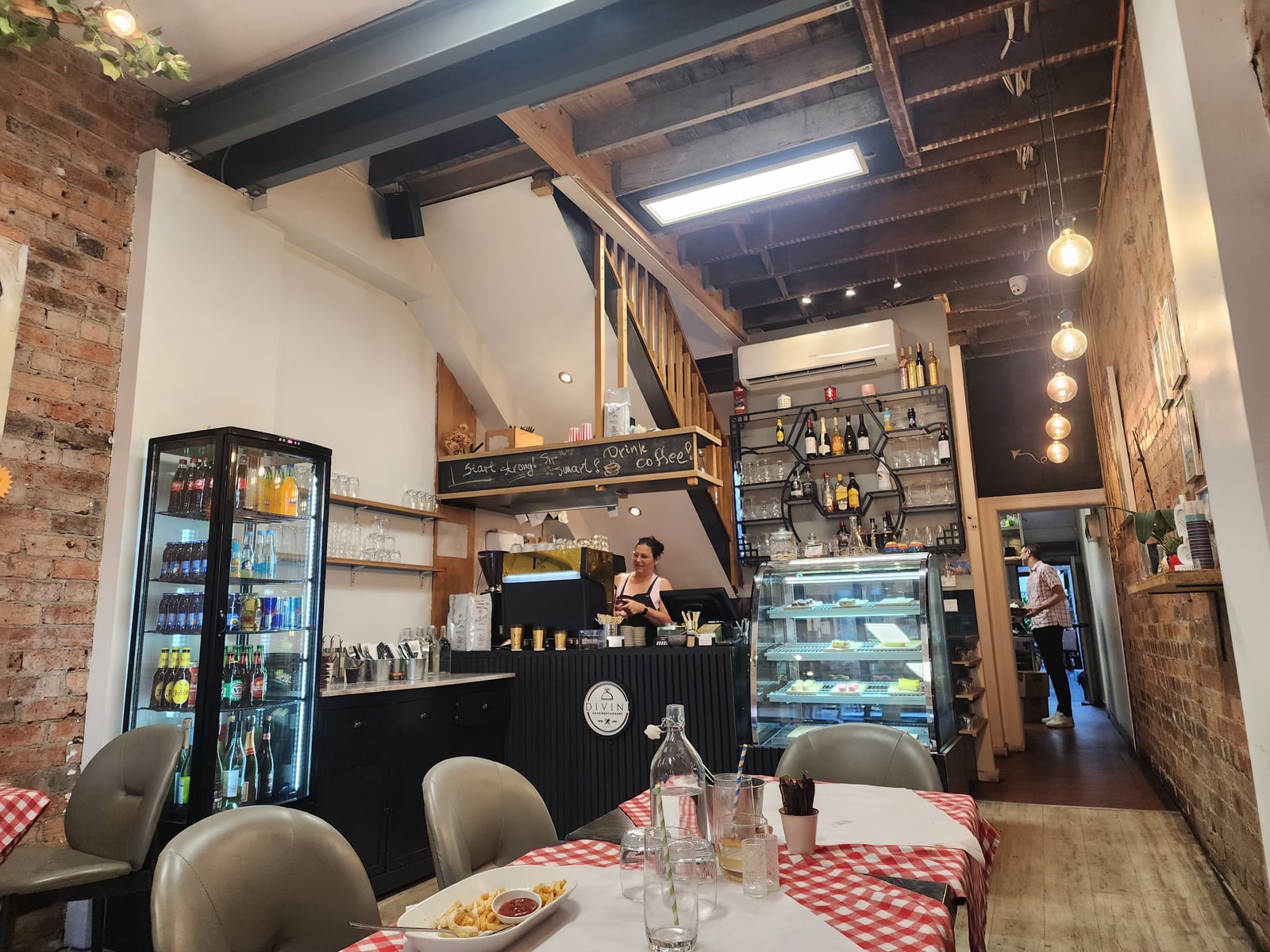 Divini Restaurant & Cafe