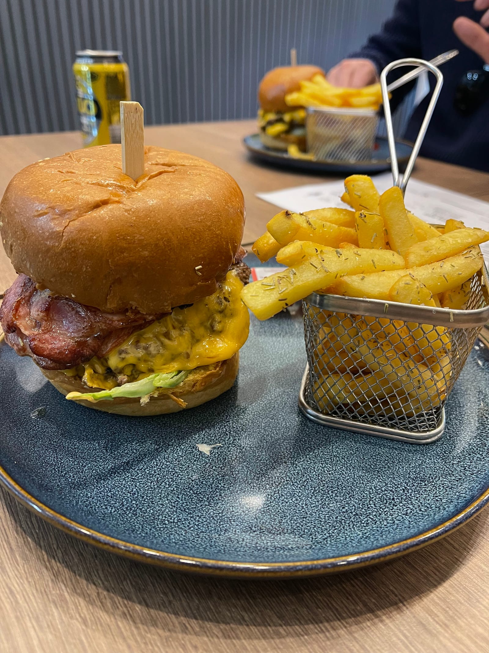 Pm Burgers
