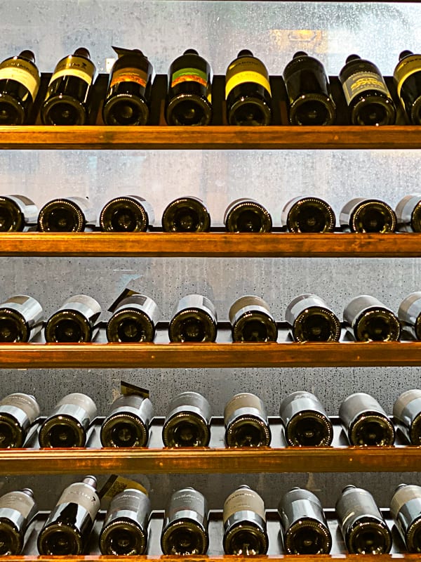 Descorche Restaurant & Wine Bar