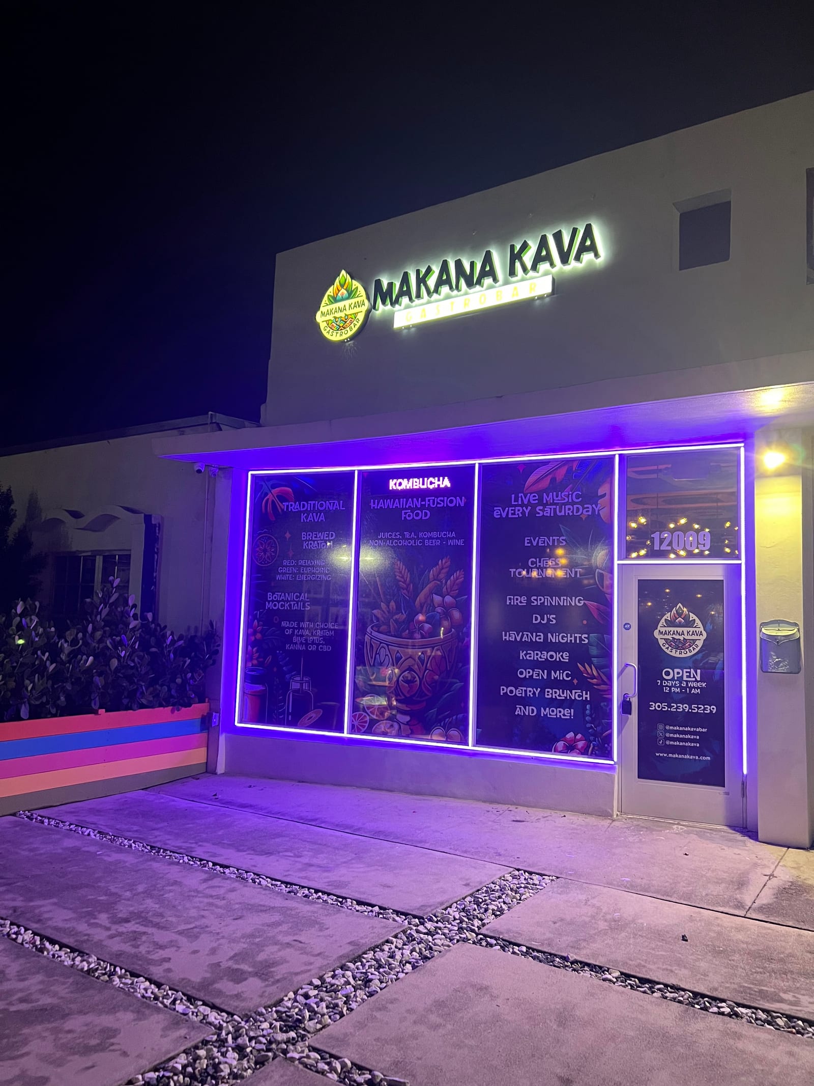 Makana Kava Bar & Hawaiian Kitchen